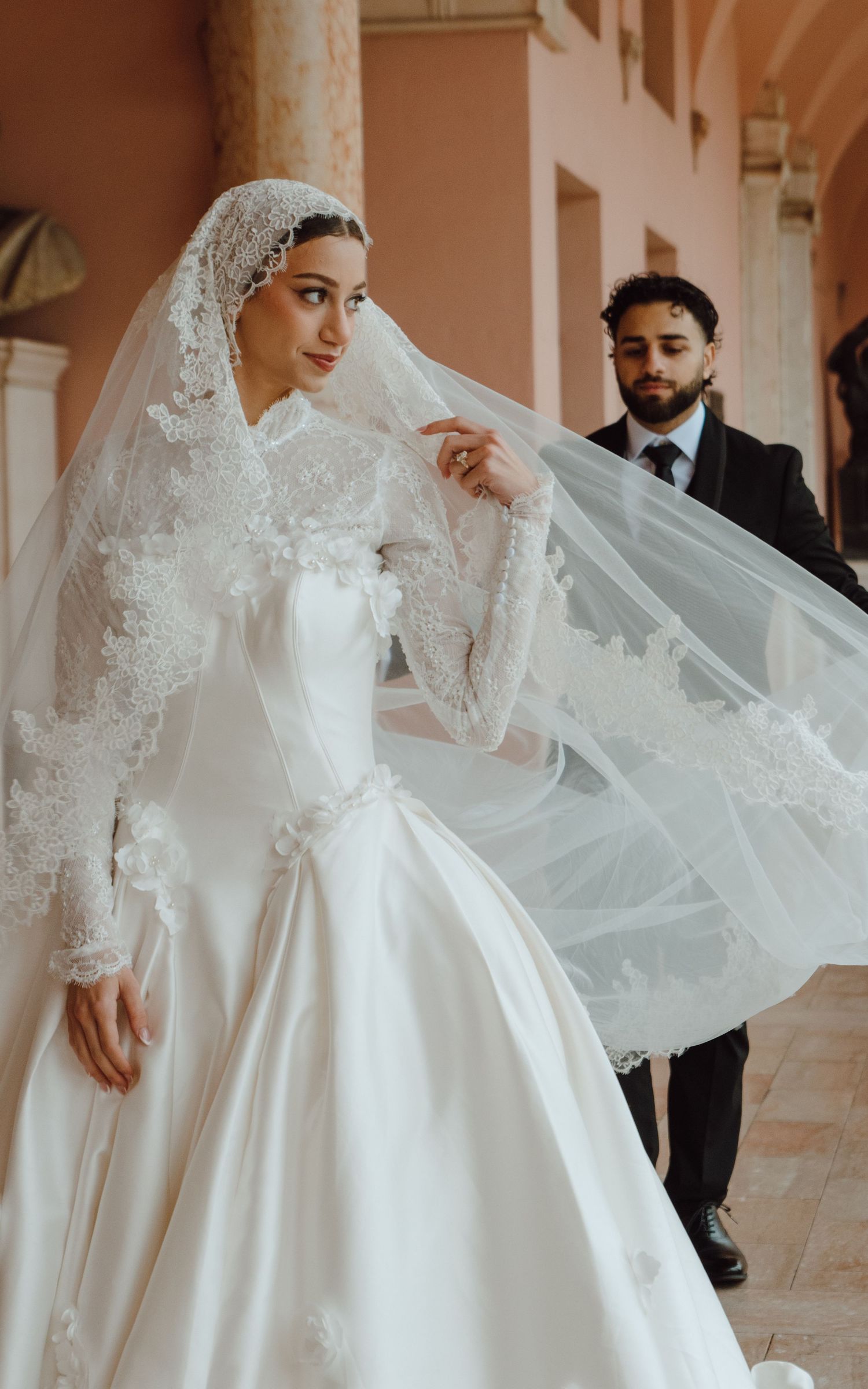 documentary style photographer, fine art wedding photographer cinematic wedding photographer, film inspired romantic dreamy editorial hawaii