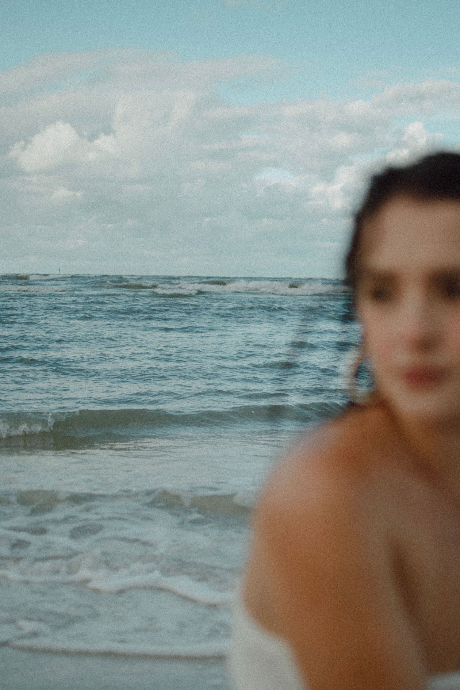 documentary style photographer, fine art photographer cinematic photographer, film inspired romantic dreamy editorial hawaii