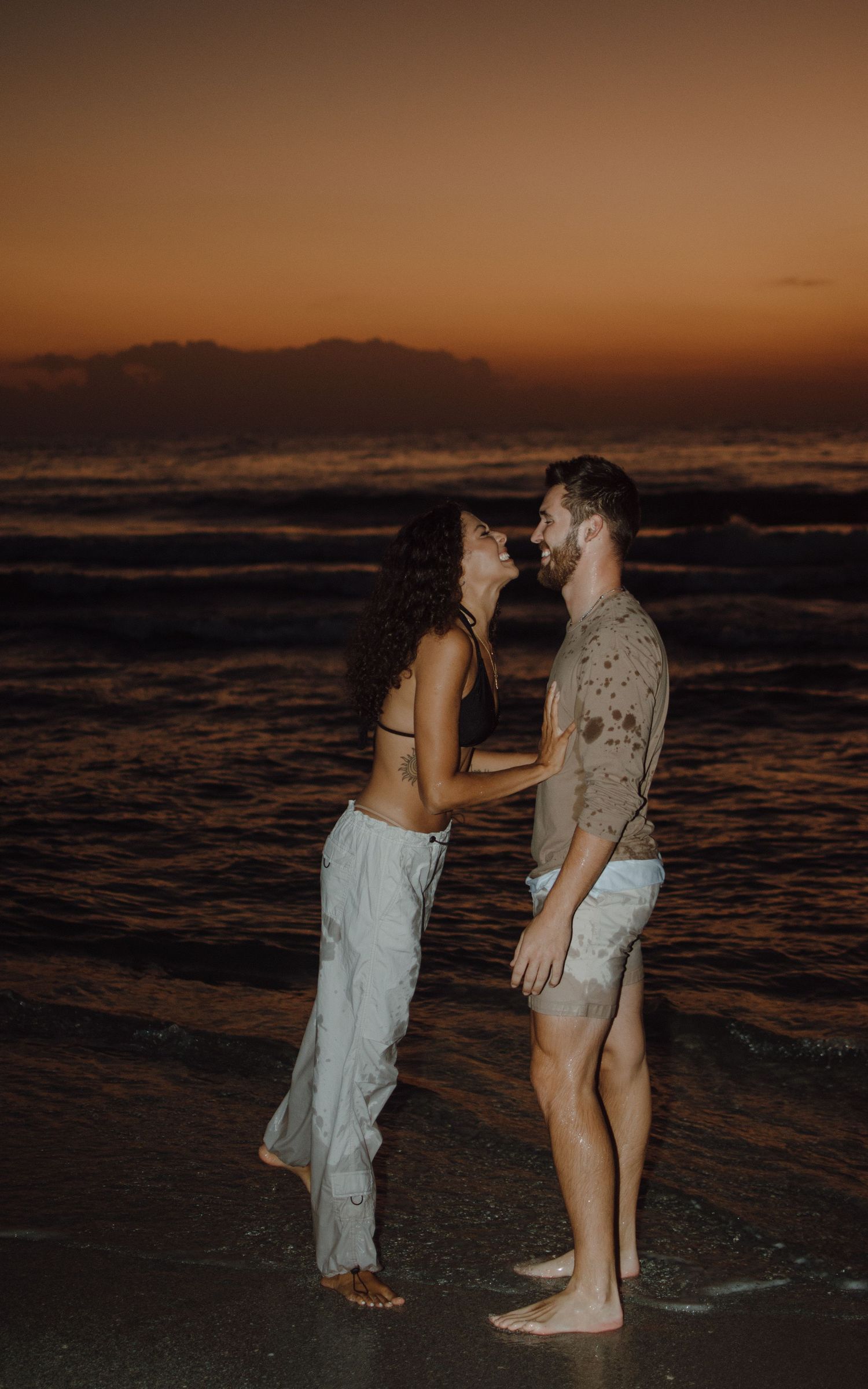documentary style photographer, fine art wedding photographer cinematic wedding photographer, film inspired romantic dreamy editorial hawaii