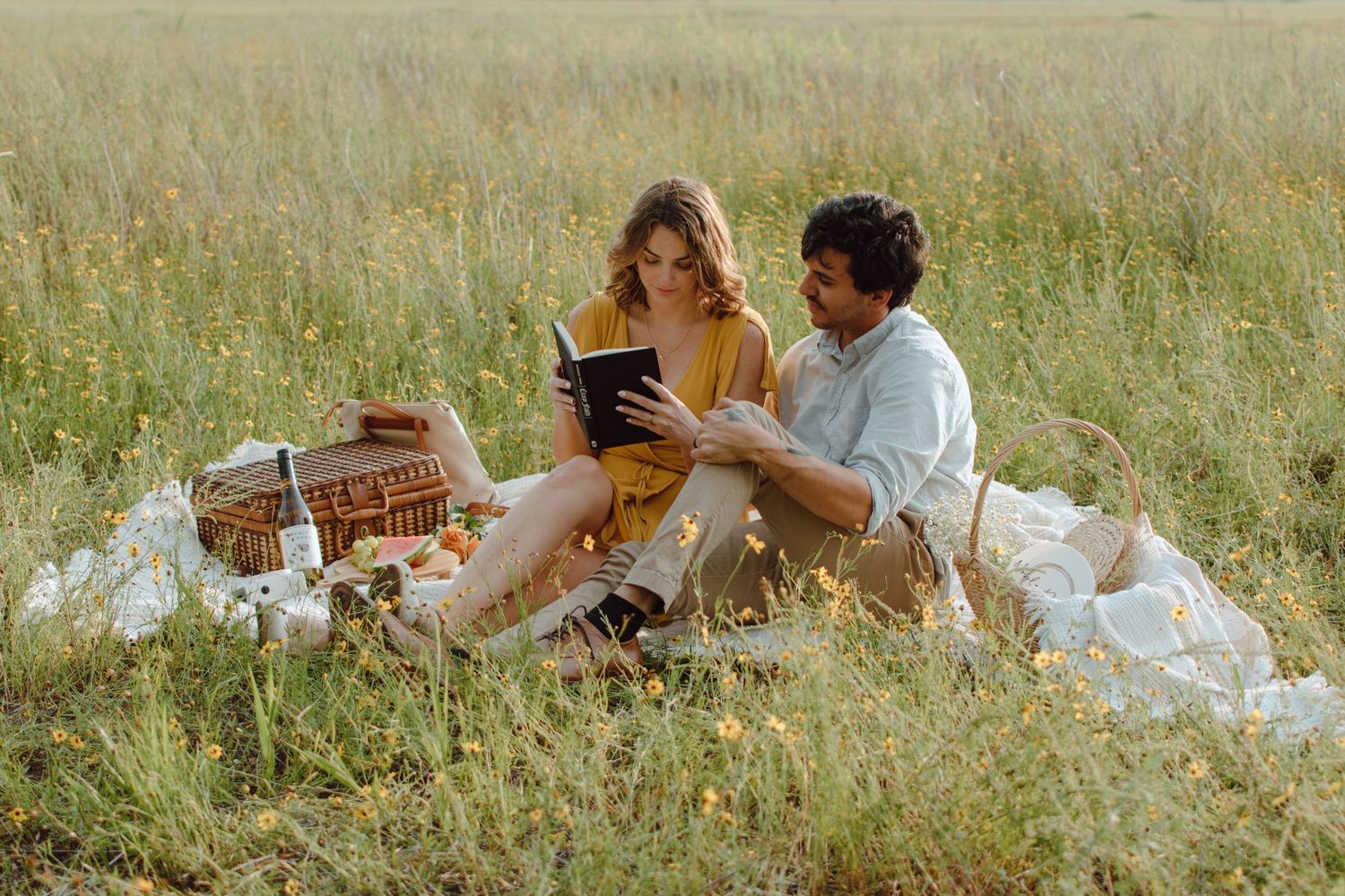 documentary style photographer fine art wedding photographer cinematic wedding photographer, film inspired romantic dreamy editorial montana
