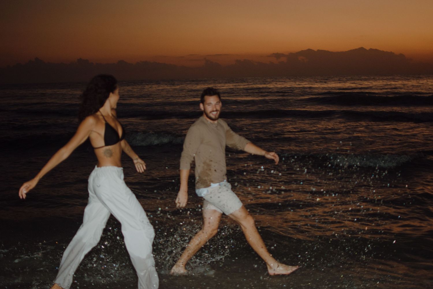 documentary style photographer, fine art wedding photographer cinematic wedding photographer, film inspired romantic dreamy editorial hawaii