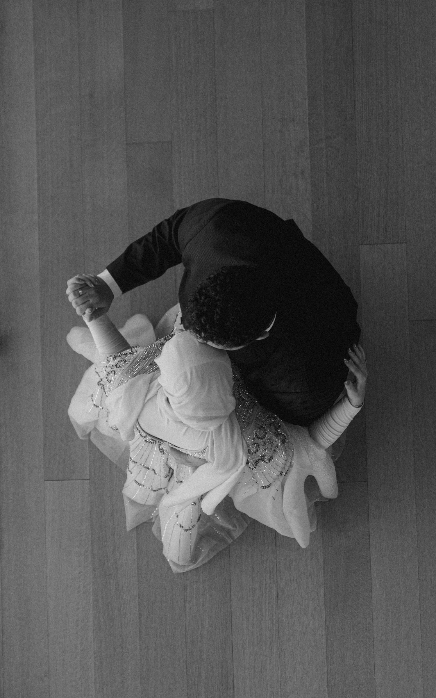 documentary style photographer, fine art wedding photographer cinematic wedding photographer, film inspired romantic dreamy editorial hawaii