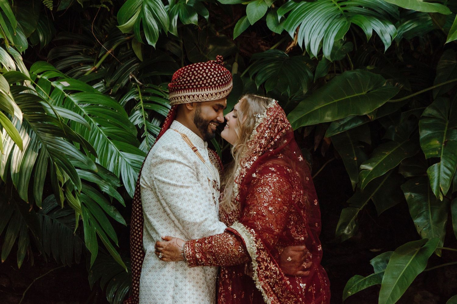 documentary style photographer, fine art wedding photographer cinematic wedding photographer, film inspired romantic dreamy editorial hawaii