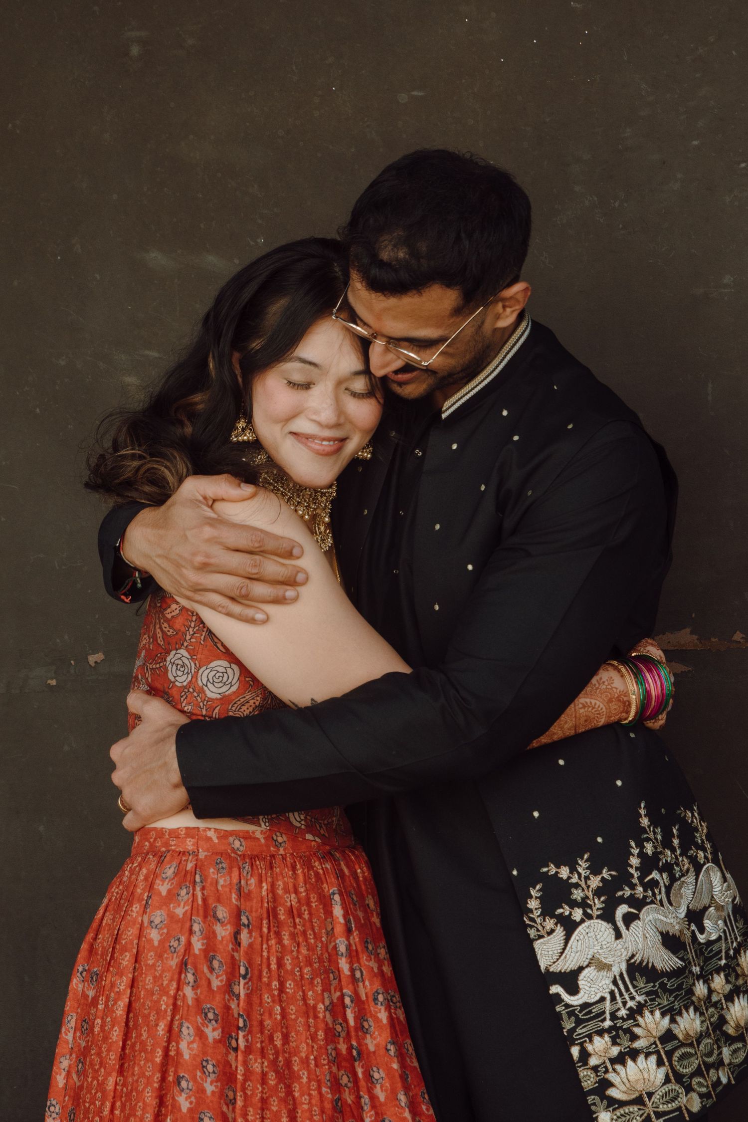 documentary style photographer, fine art wedding photographer cinematic wedding photographer, film inspired romantic dreamy editorial hawaii