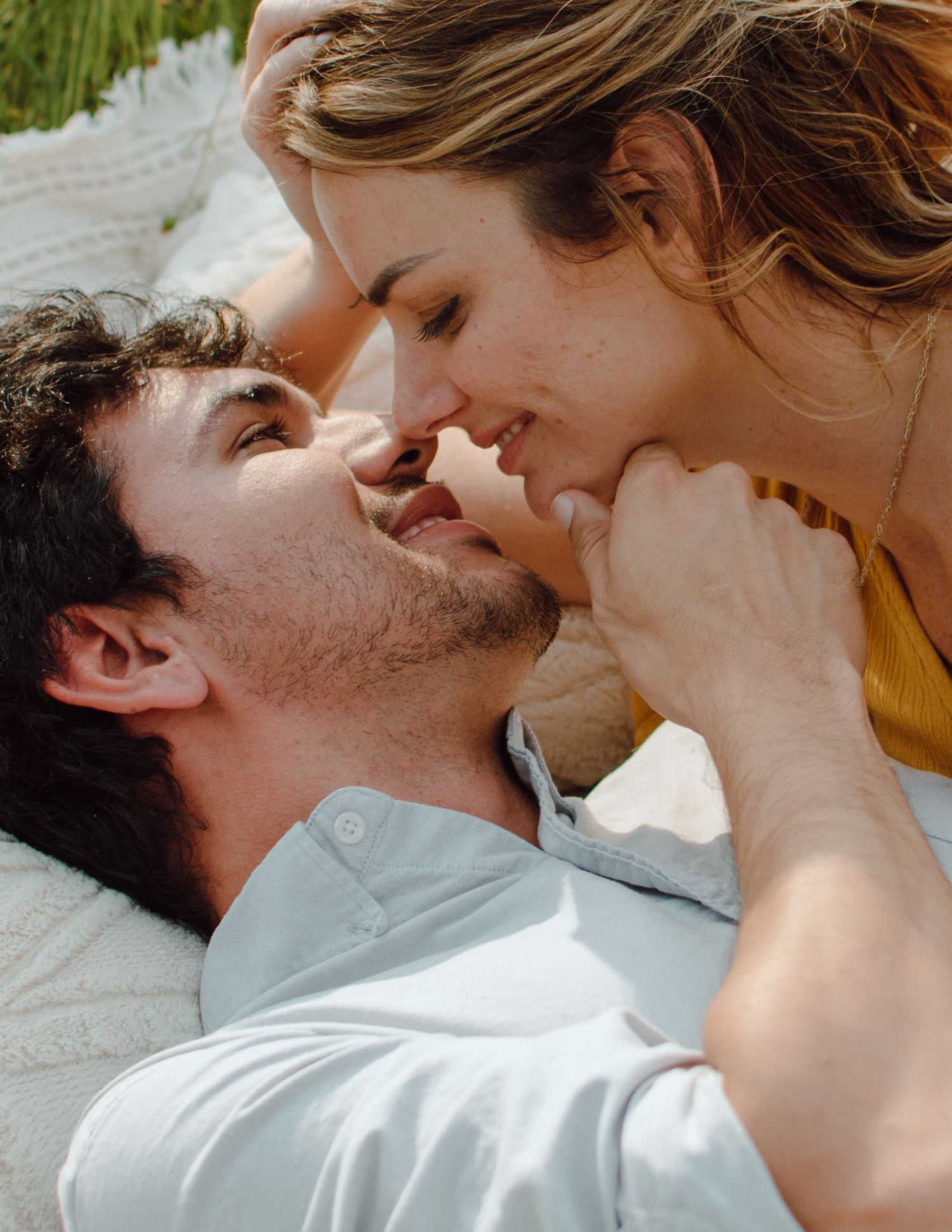documentary style photographer, fine art wedding photographer cinematic wedding photographer, film inspired romantic dreamy editorial hawaii