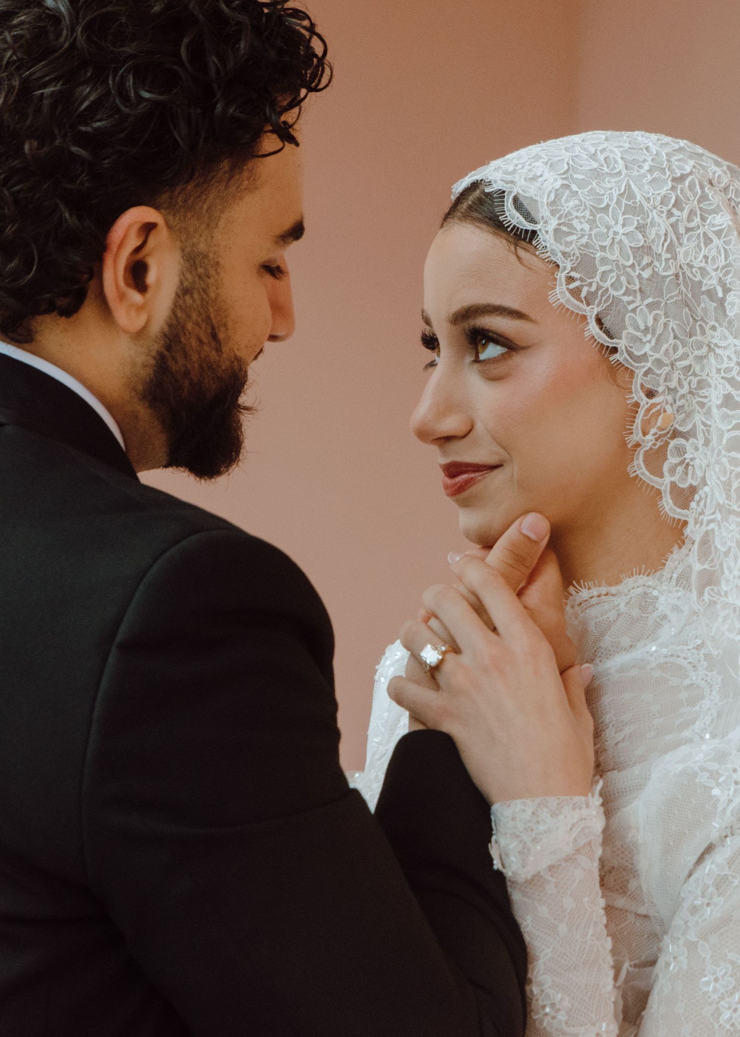 documentary style photographer, fine art wedding photographer cinematic wedding photographer, film inspired romantic dreamy editorial hawaii
