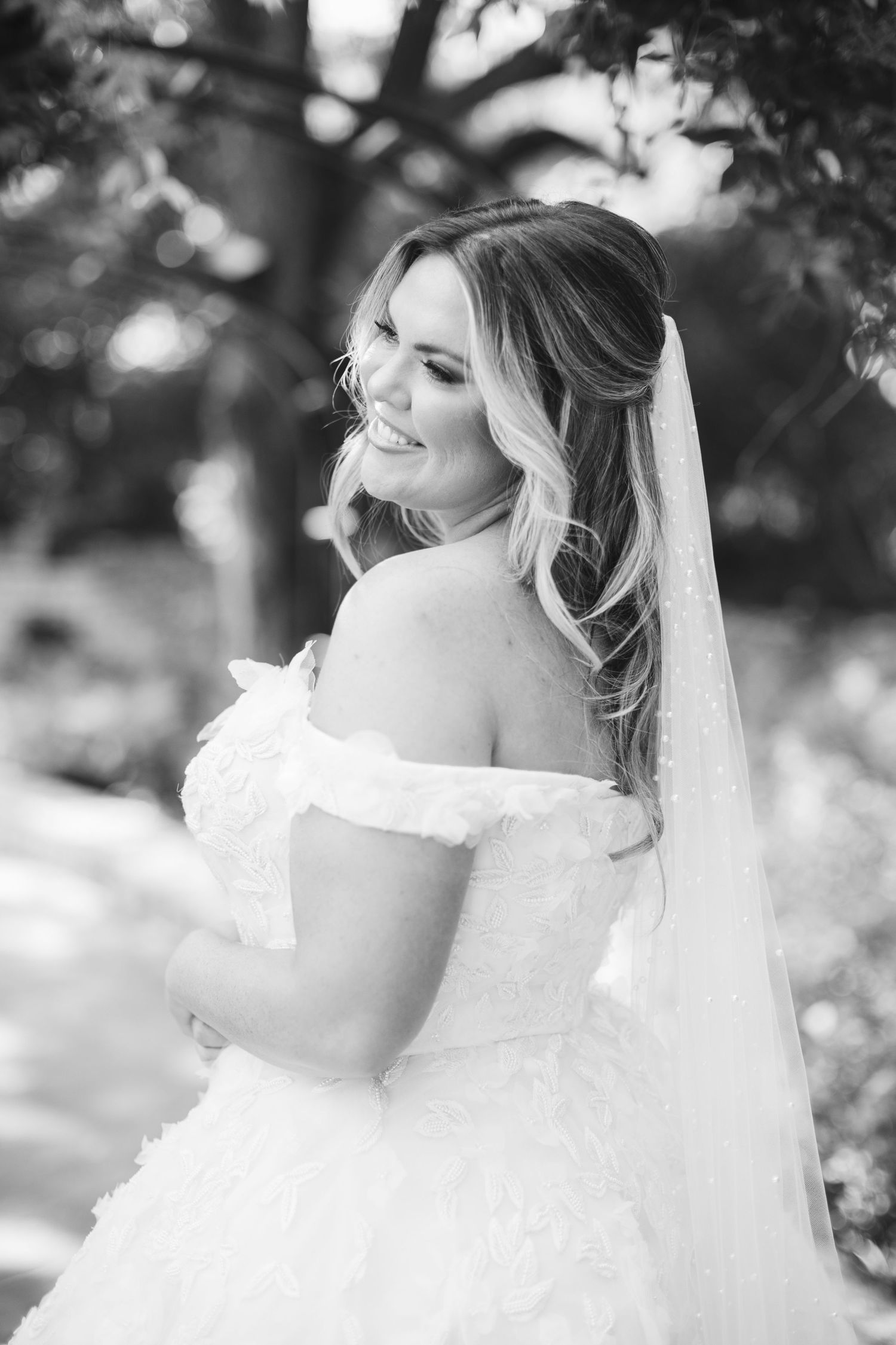 Fort Worth Botanic Garden bridal portraits, bridal portrait locations in Fort Worth, Swan Photography, best bridal photographer in DFW