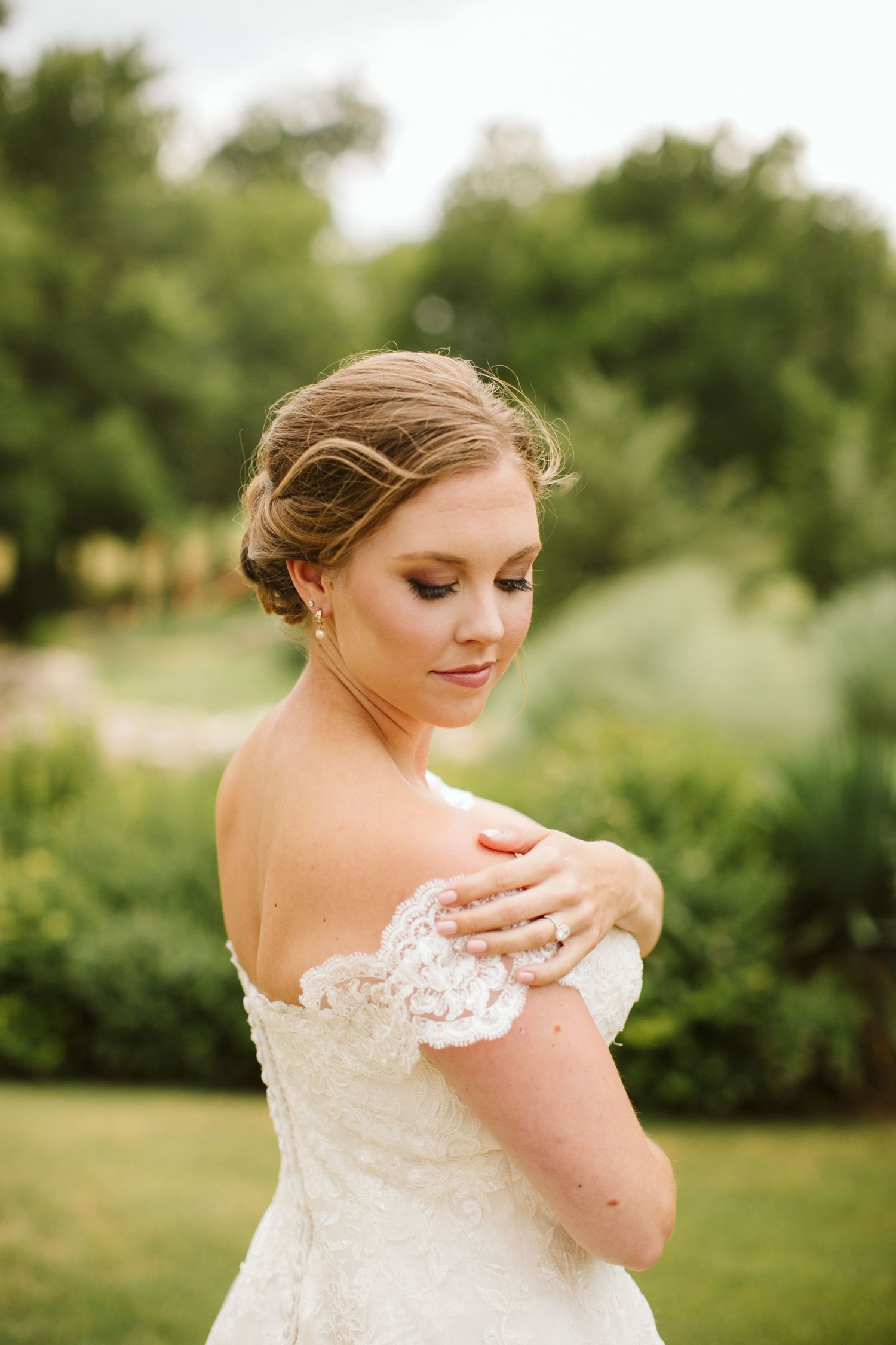 The Brooks at Weatherford, bridal portraits at The Brooks at Weatherford, rainy day portraits, best photographer in DFW, Swan Photography