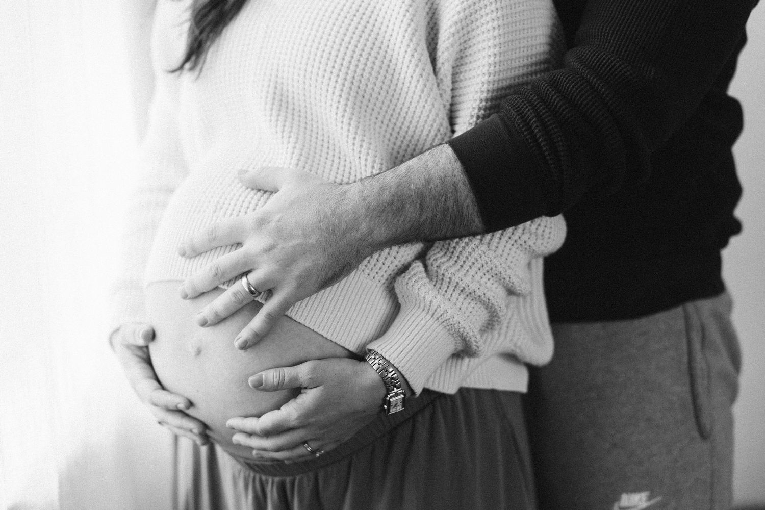 In home lifestyle maternity portraits, Dallas maternity photographer, lifestyle portrait photographer in Fort Worth, Swan Photography