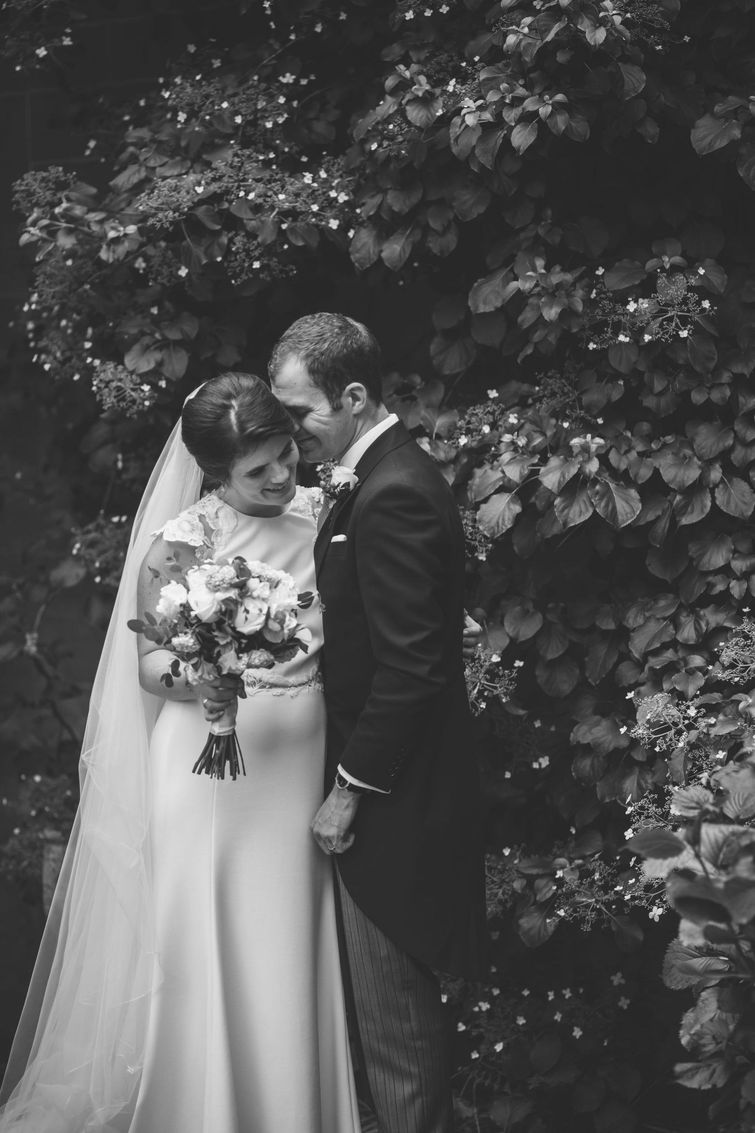 natural couples photography with minimal direction