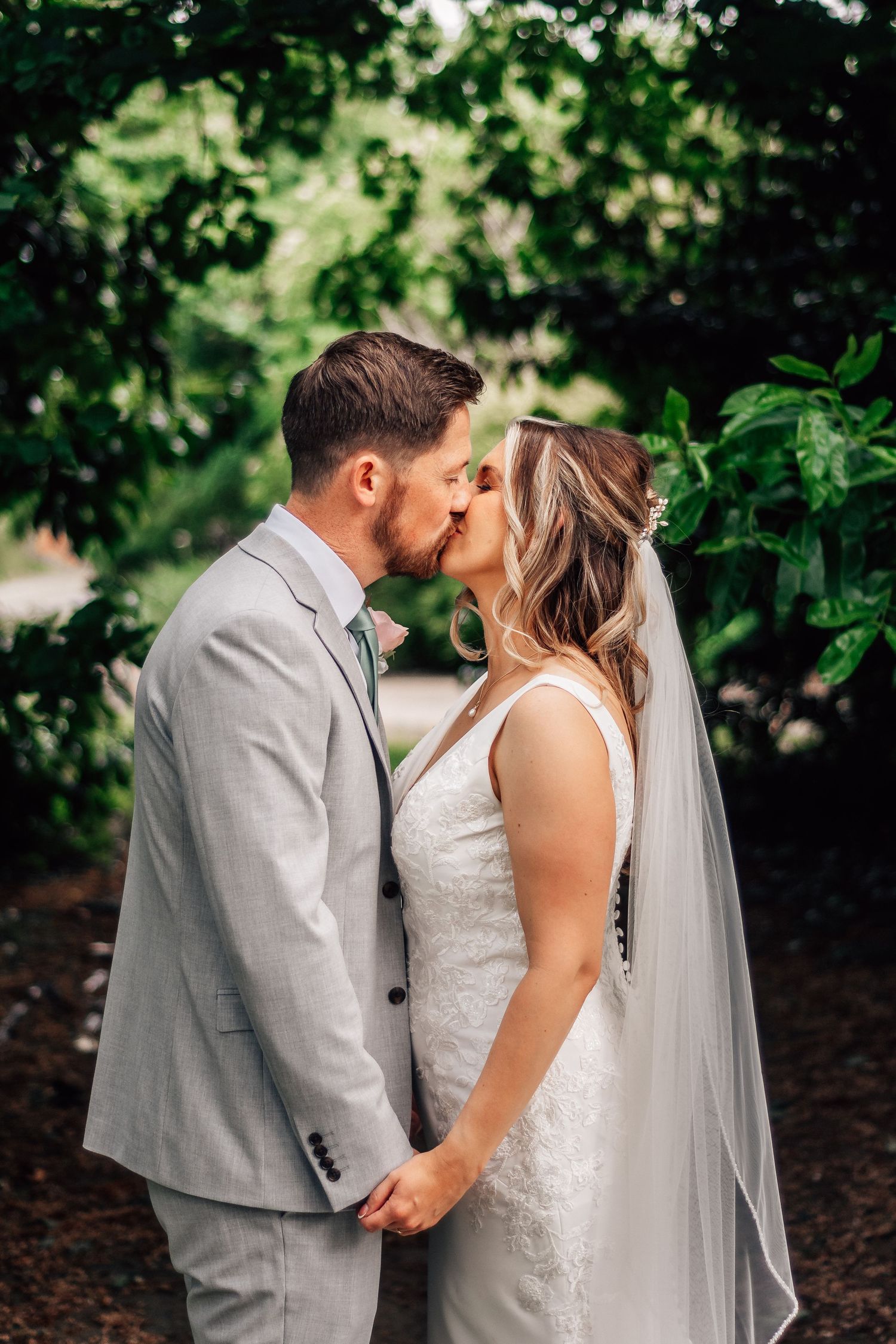 Bride and groom at Mercure Hotel Hull