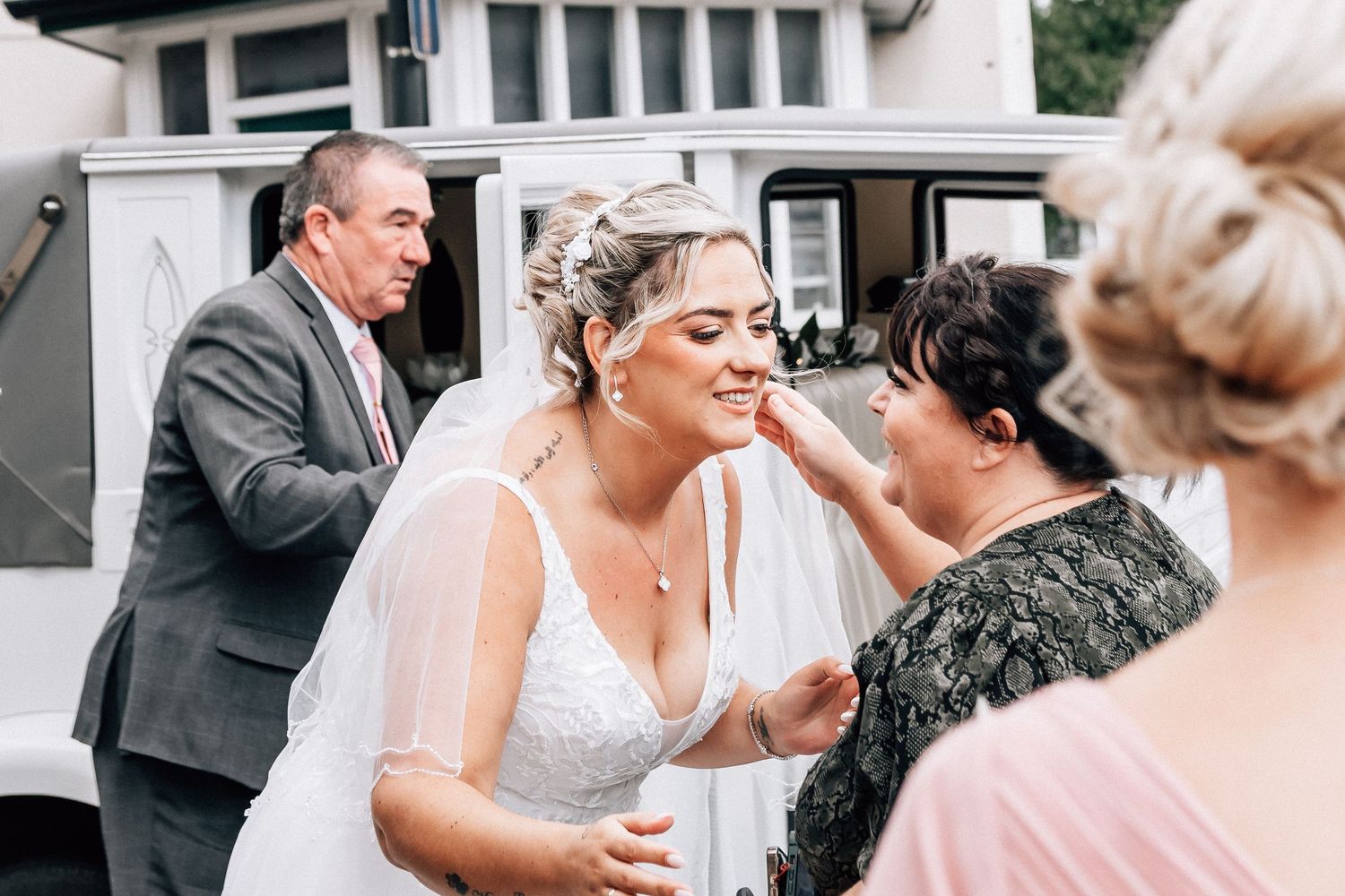 Bride and groom at The Guidhall Hull