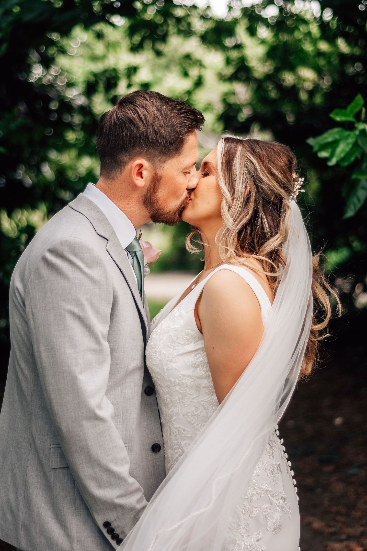 Bride and groom at Mercure Grange Hotel