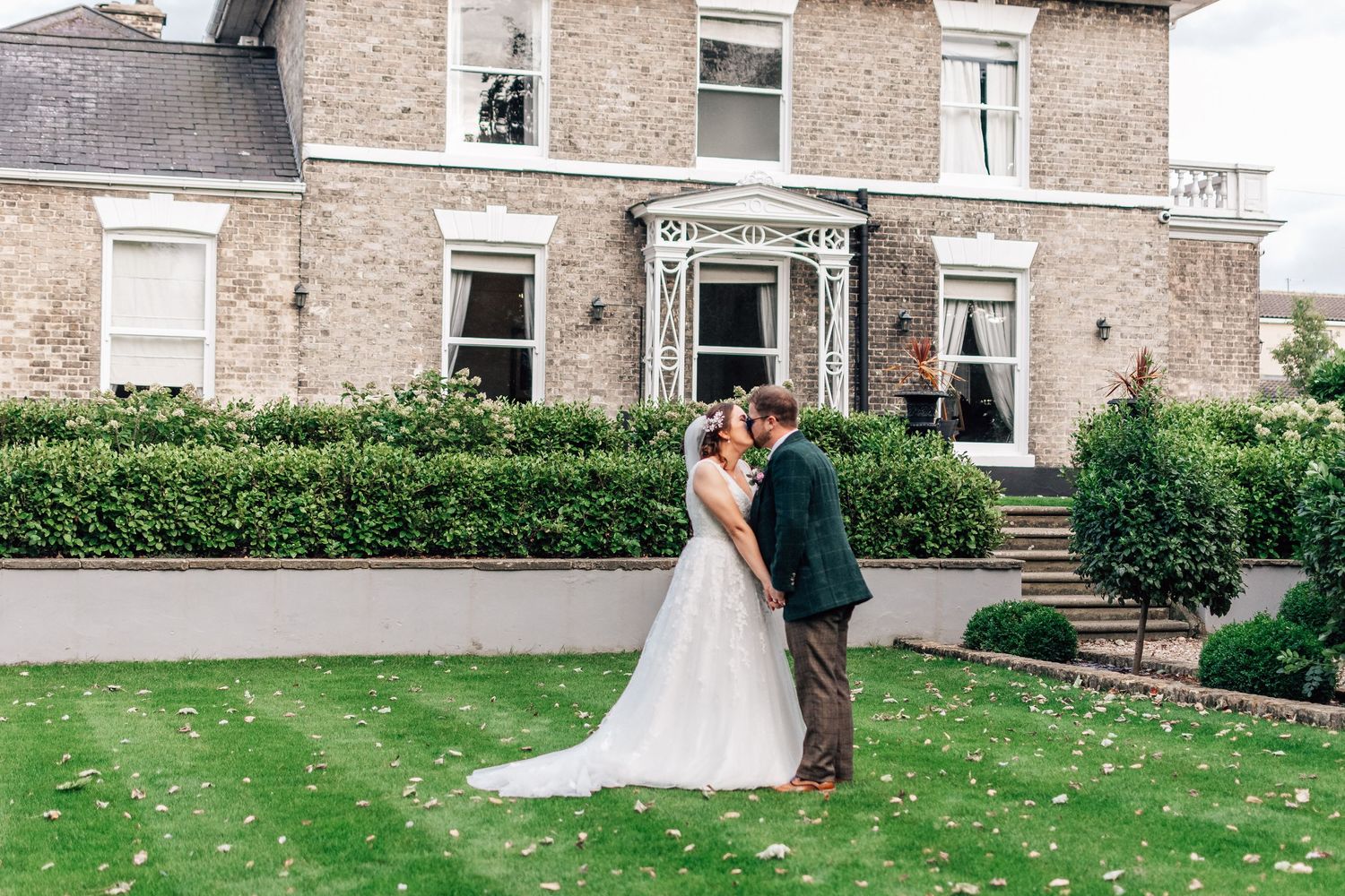 Bride and groom at Dunedin Country House