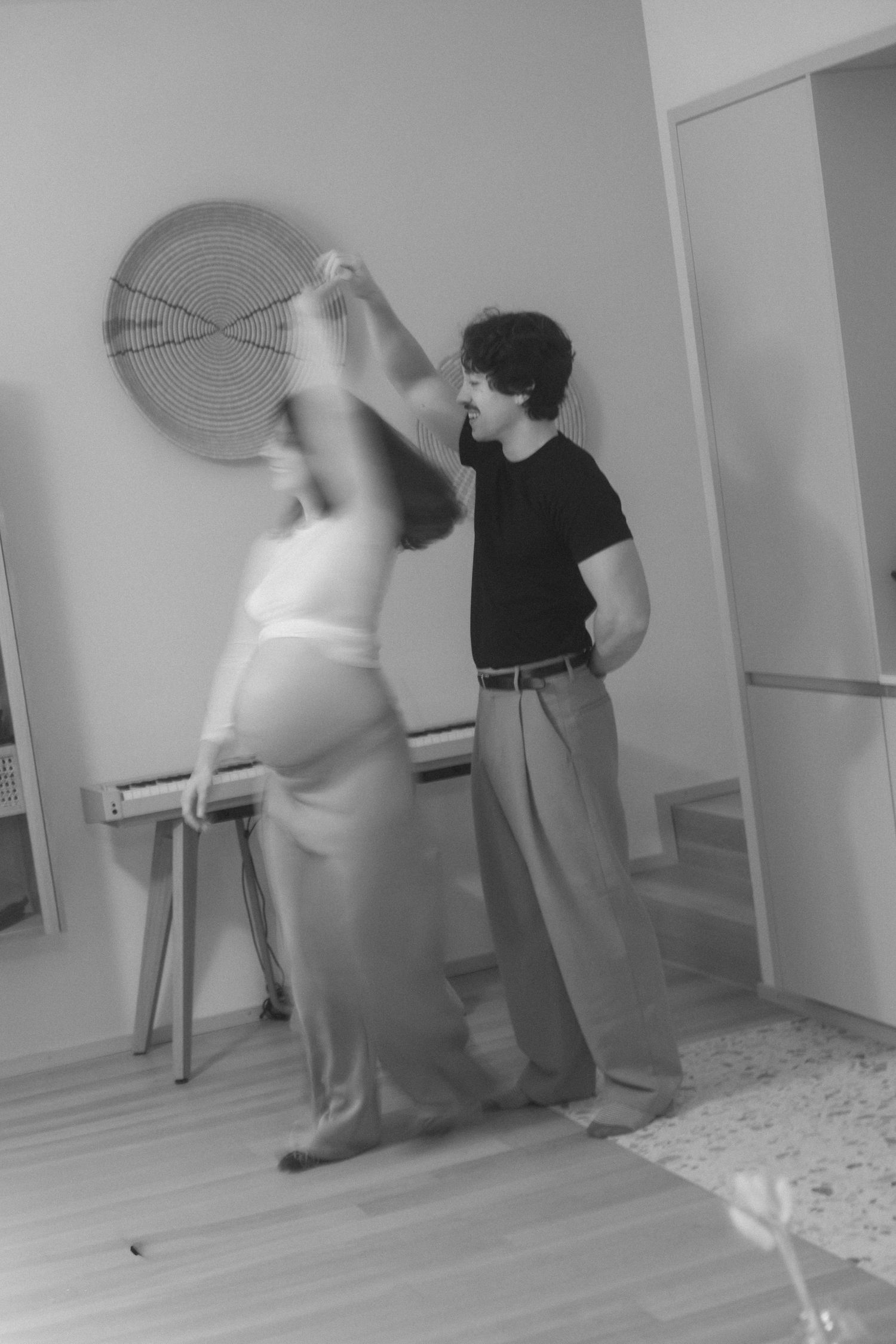 Maternity photography session in Geneva, Switzerland - lifestyle home photography