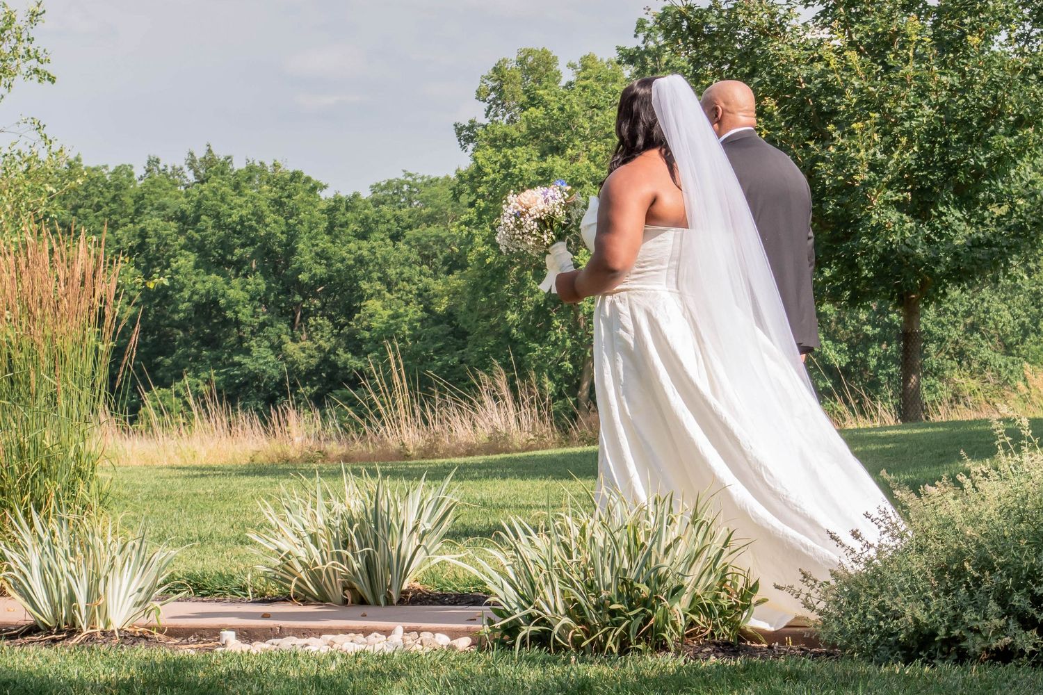 Wedding portraits in Kansas City and the KC metro, serving Leavenworth and Ft. Leavenworth. Kansas City wedding photographer