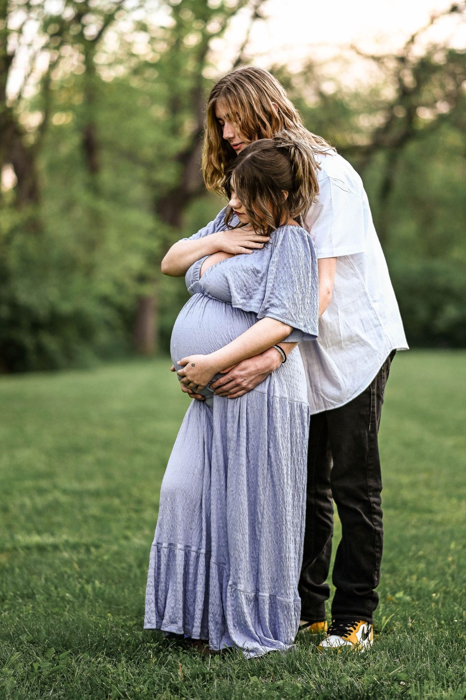 Maternity photography in Kansas City and the KC metro, serving Leavenworth and Ft. Leavenworth with timeless, natural portraits.