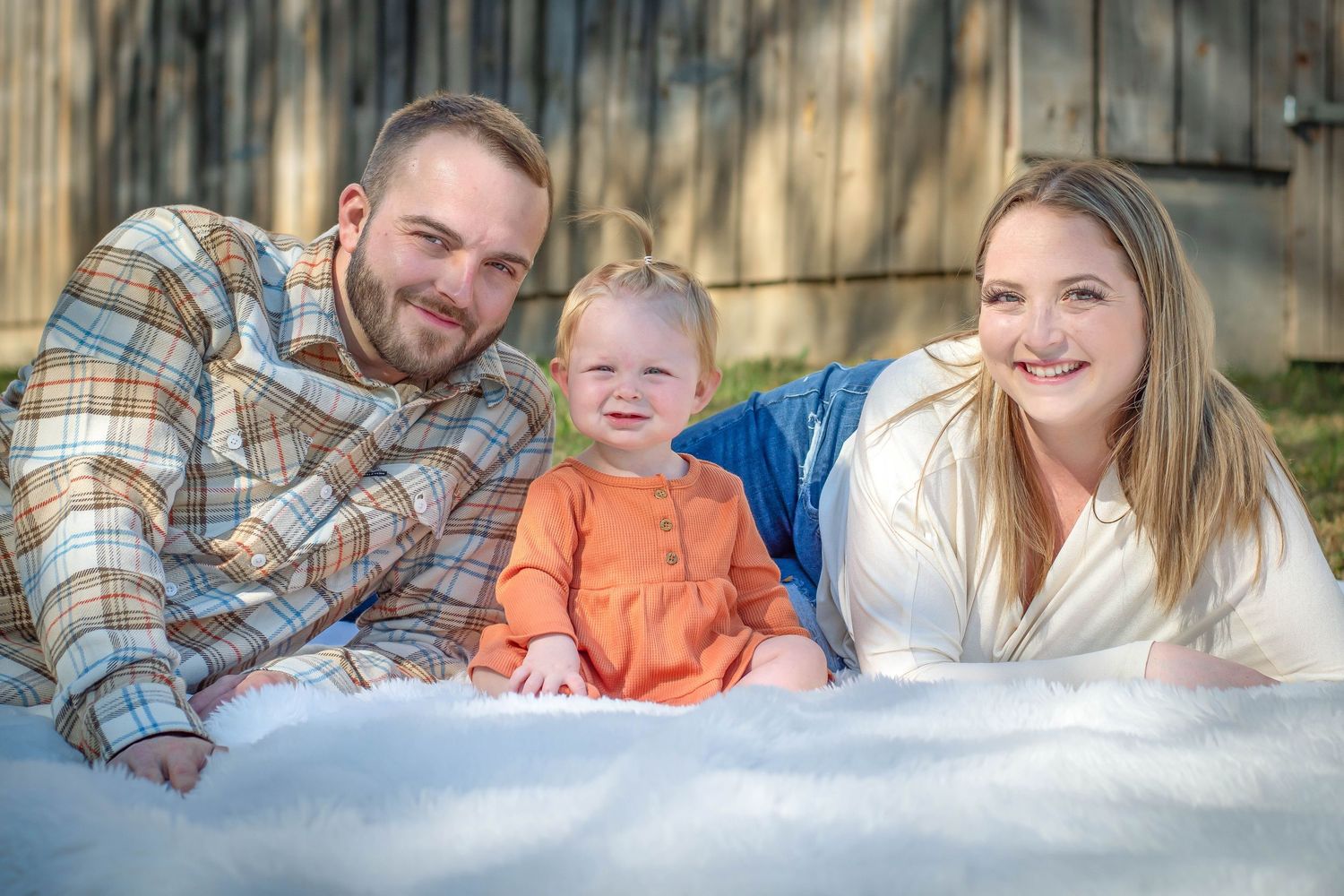Outdoor family photography in Kansas City and the KC metro, serving Leavenworth and Ft. Leavenworth with natural, authentic portraits.