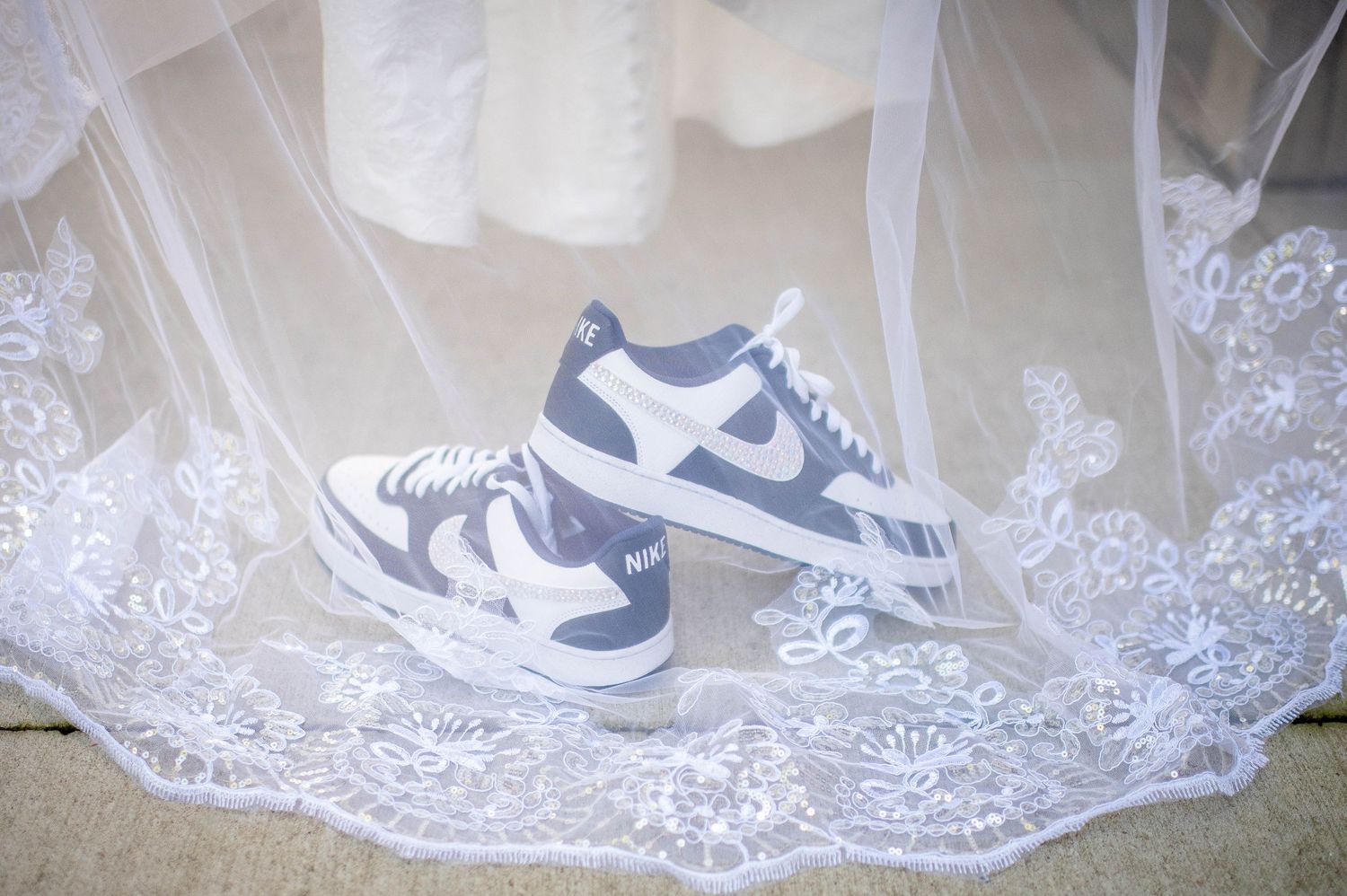Wedding portraits in Kansas City and the KC metro, serving Leavenworth and Ft. Leavenworth. Kansas City wedding photographer