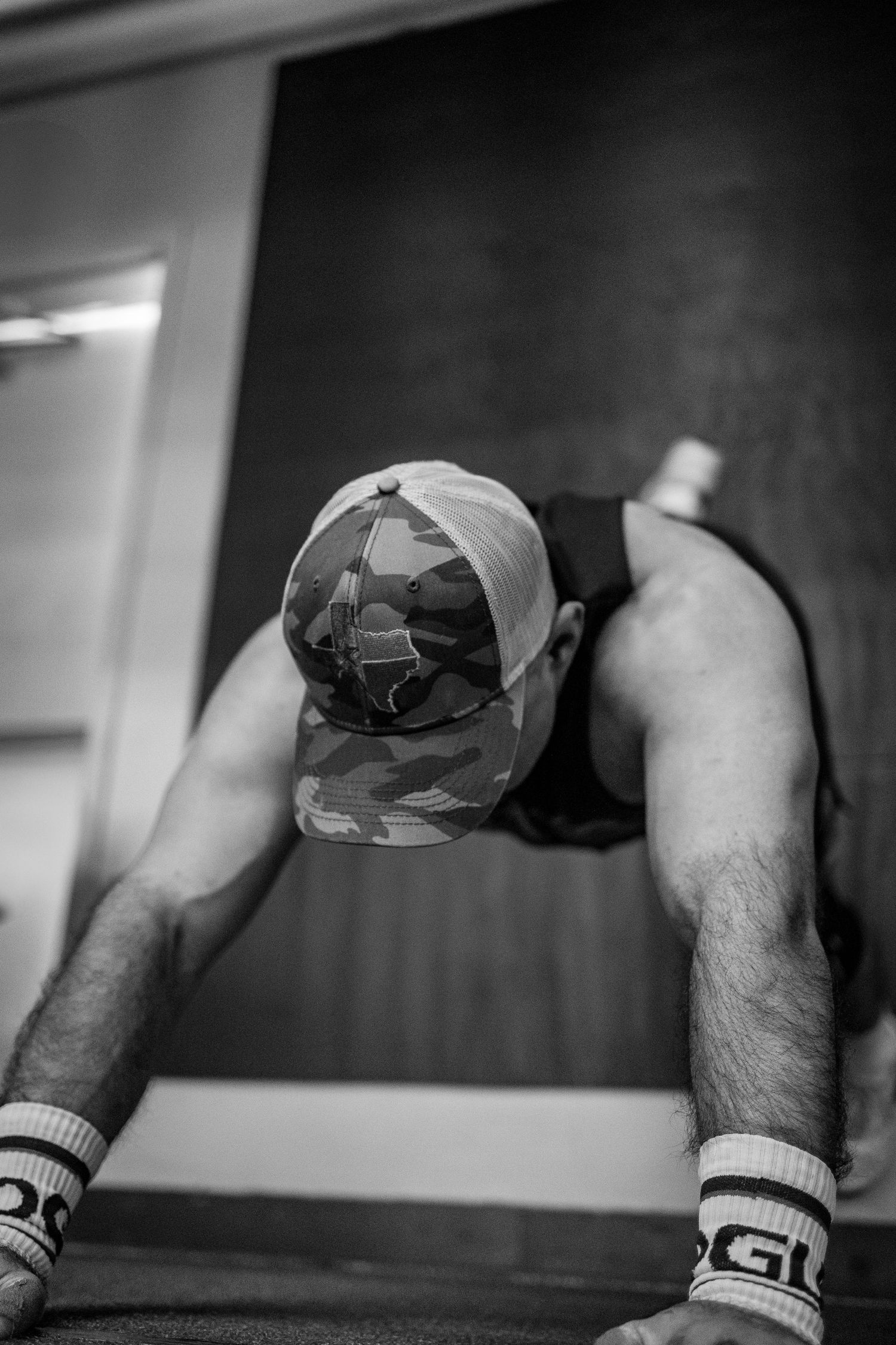 Crossfit Athlete doing wall walk in allen texas