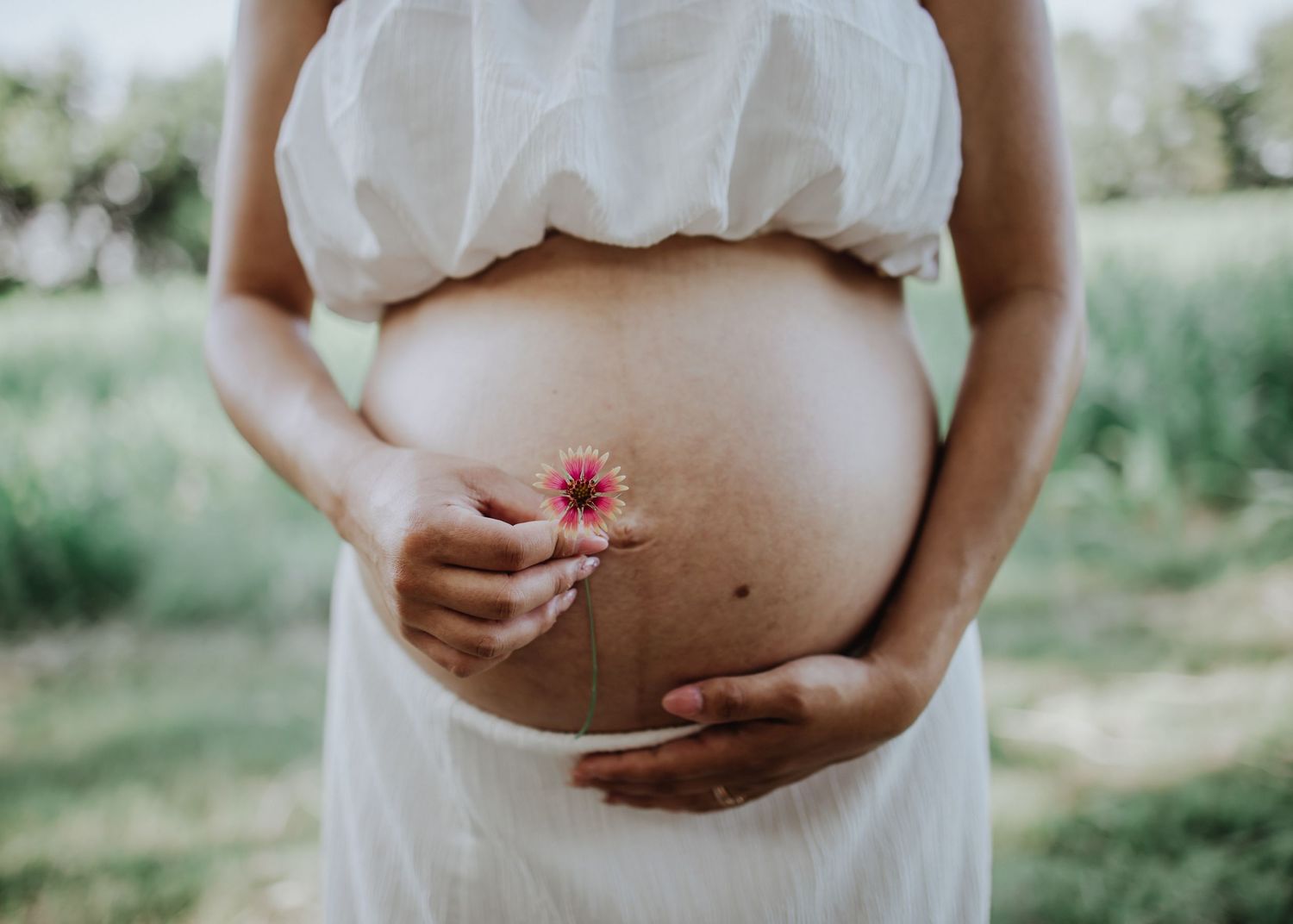 Mother-to-be maternity session in Parker TX