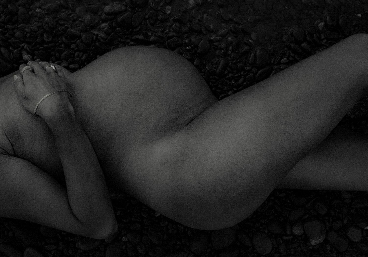 Maine based birth & postpartum doula. Maternity, Birth, Motherhood and Family Photographer.