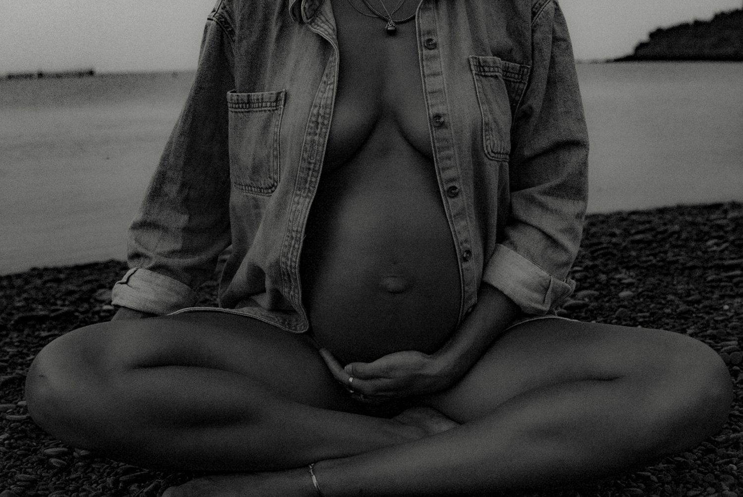 Maine based birth & postpartum doula. Maternity, Birth, Motherhood and Family Photographer.