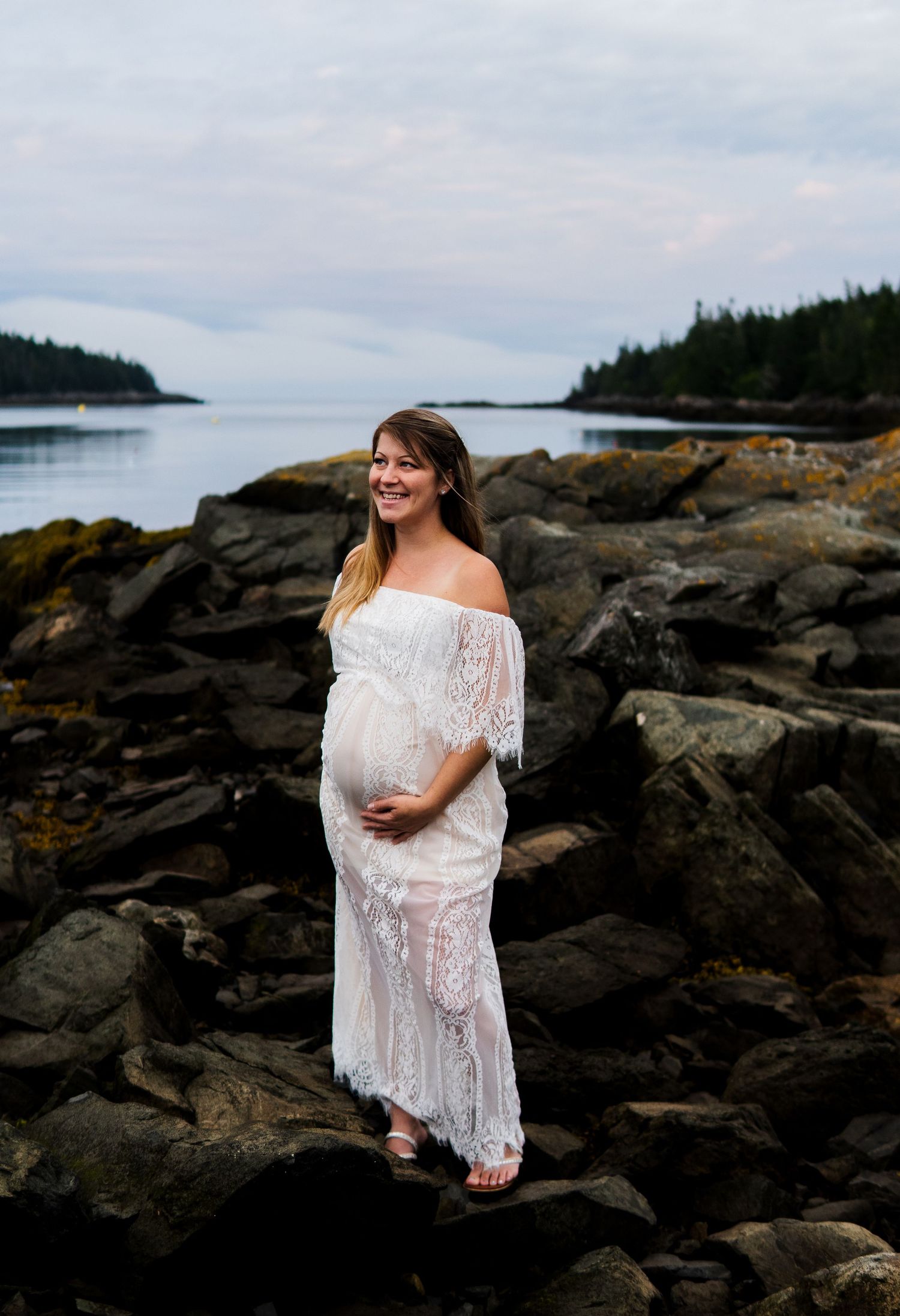 Maine based birth & postpartum doula. Maternity, Birth, Motherhood and Family Photographer.