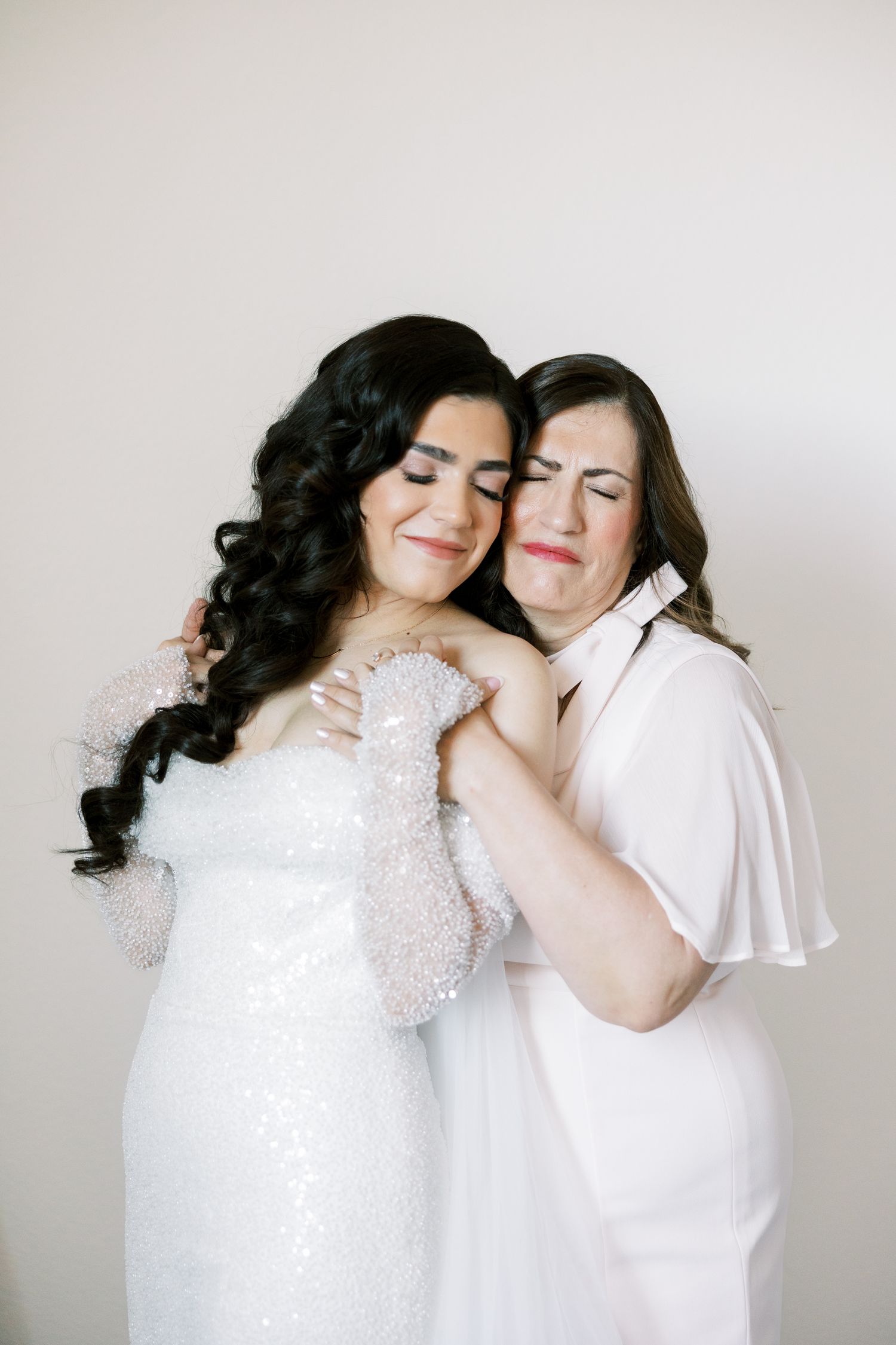 julia stockton photography las vegas wedding luxury candid storytelling timeless classic photographer mom first look with bride emotional