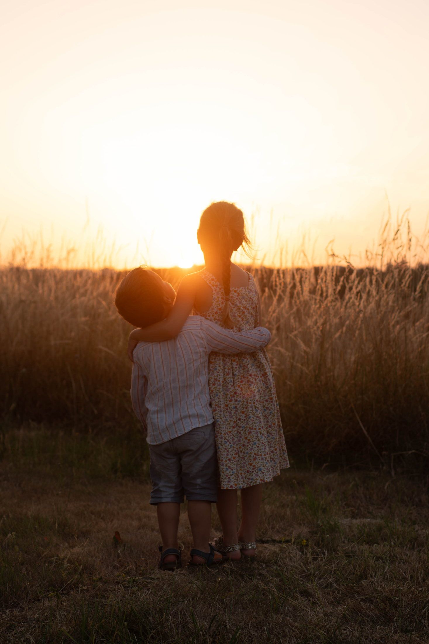 Enfant photographié en pleine nature lors d’une séance famille