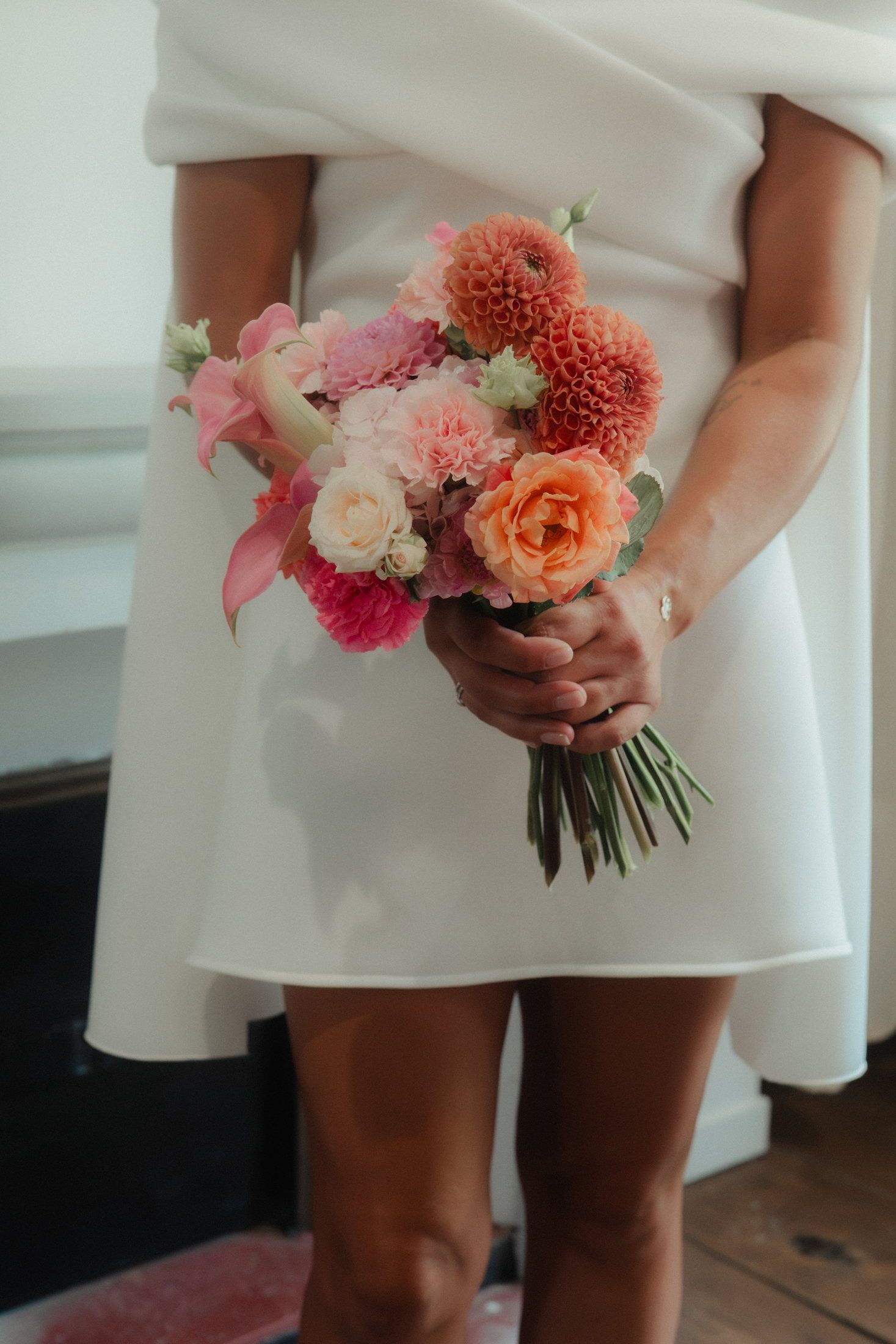 Moment naturel photographié lors d’un mariage