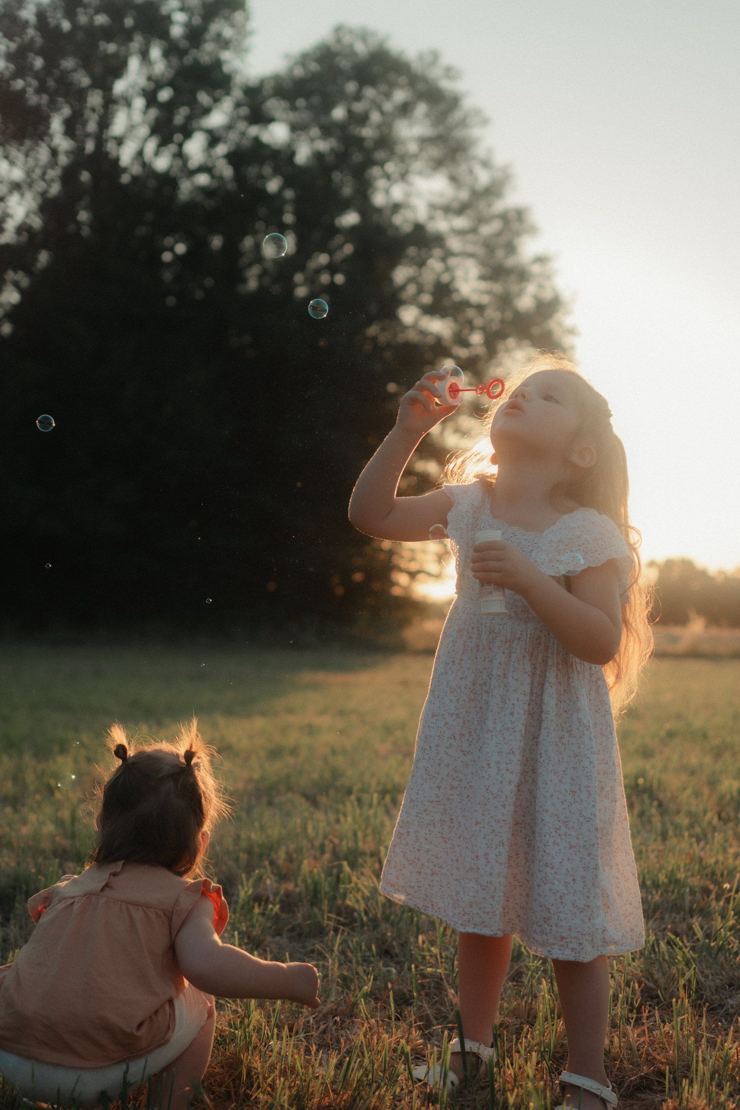 Famille photographiée au coucher du soleil en Haute-Vienne