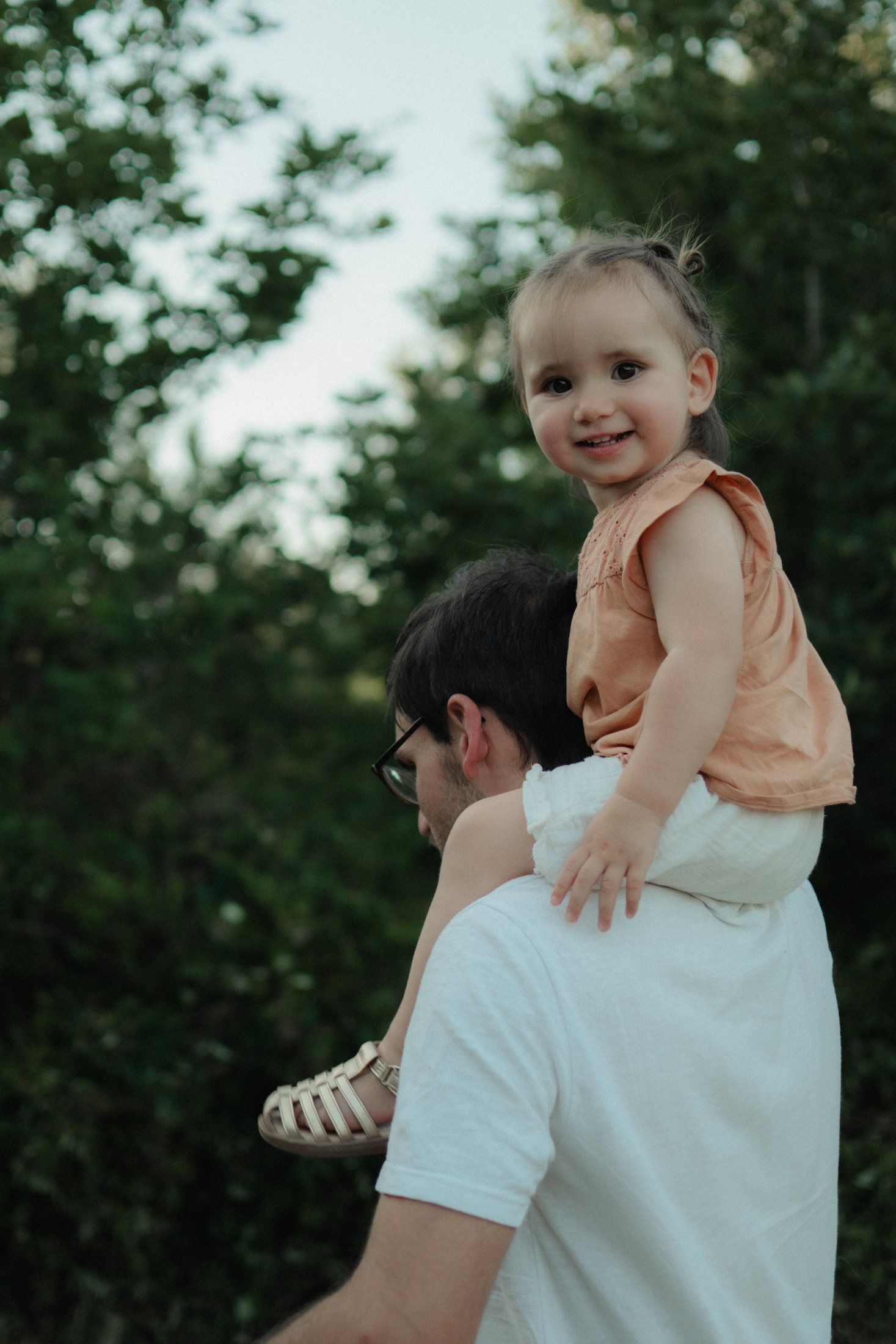 Famille photographiée au coucher du soleil en Haute-Vienne