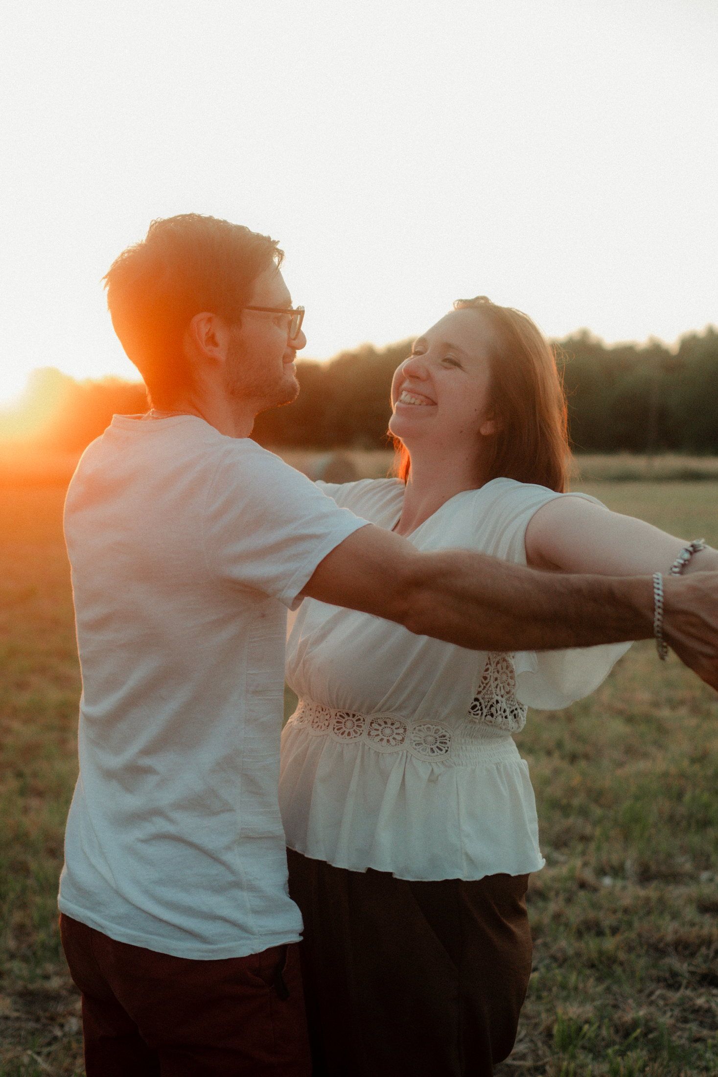 Famille photographiée au coucher du soleil en Haute-Vienne