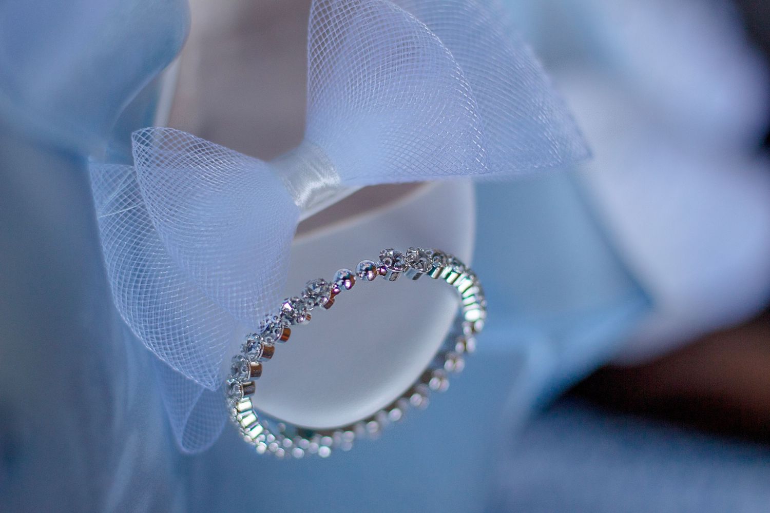 Matric photographer Chanelle Gordon captures authentic, warm, and candid moments. Specializing in family, couples, matric