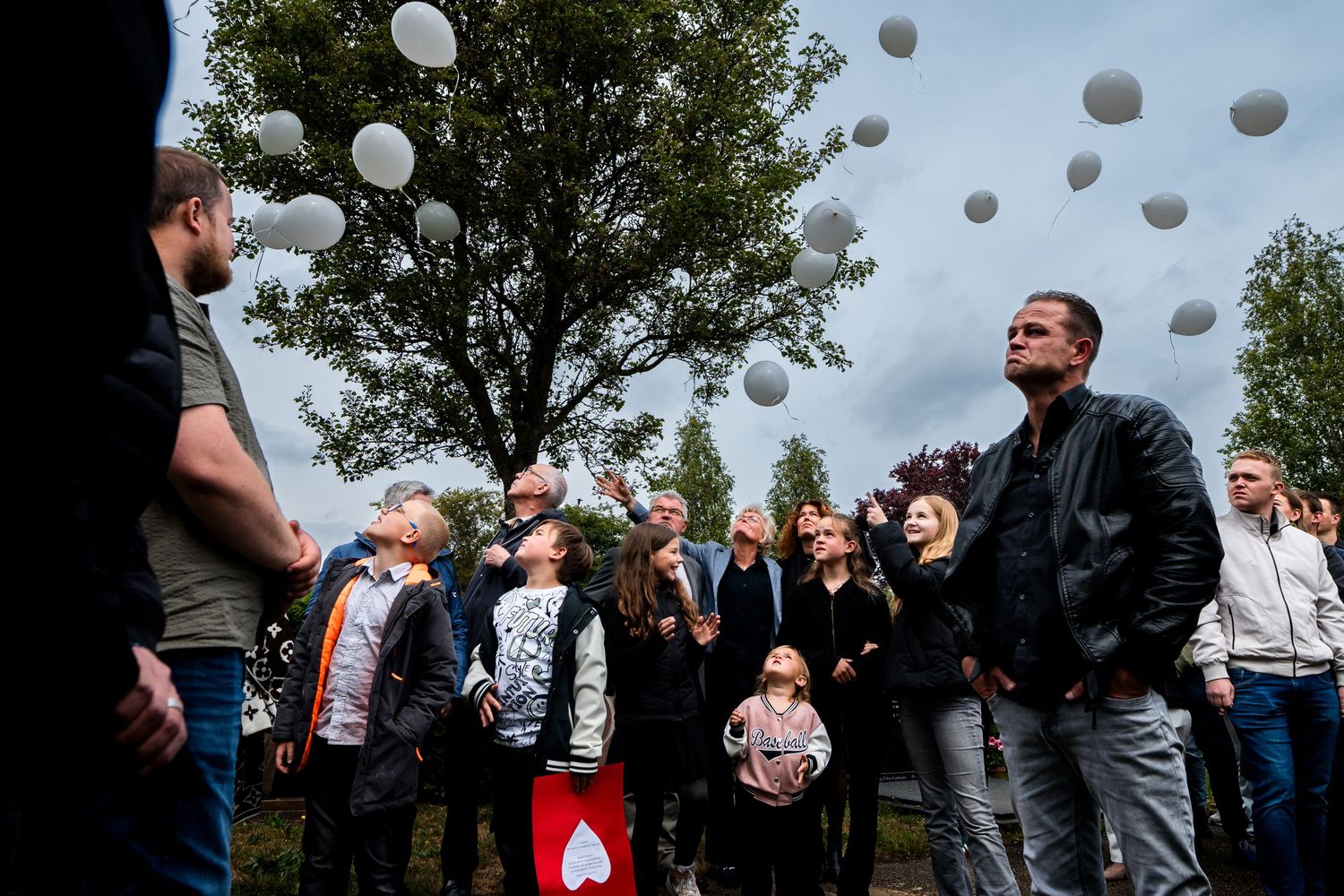 uitvaartfotograaf
afscheidsfotograaf
rouwfotografie
uitvaart reportage
afscheidsreportage
foto’s van de uitvaart
herinneringen na de uitvaar