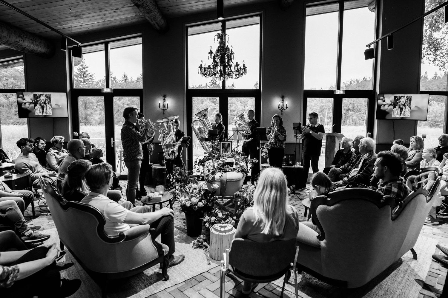 uitvaartfotograaf
afscheidsfotograaf
rouwfotografie
uitvaart reportage
afscheidsreportage
foto’s van de uitvaart
herinneringen na de uitvaar