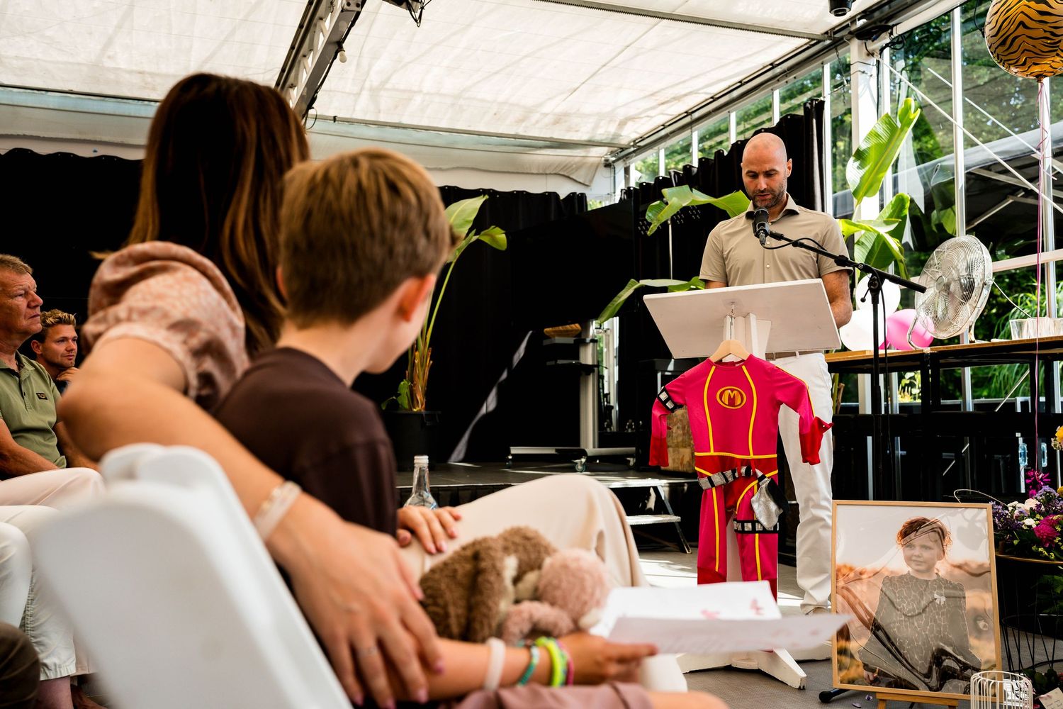 Papa geeft een speech