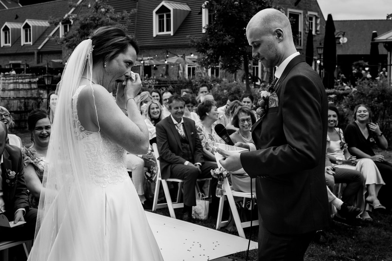 trouwfotograaf
bruidsfotograaf
huwelijksfotografie
bruidsreportage
trouwreportage
documentaire trouwfotografie
journalistieke trouwfotografi
