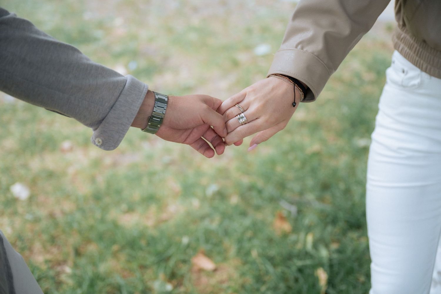 Relaxed couples photography session in Melbourne park