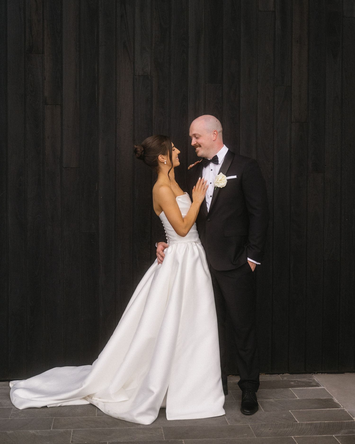 couple portrait by sunshine coast wedding photographer – Weddings by Shiv