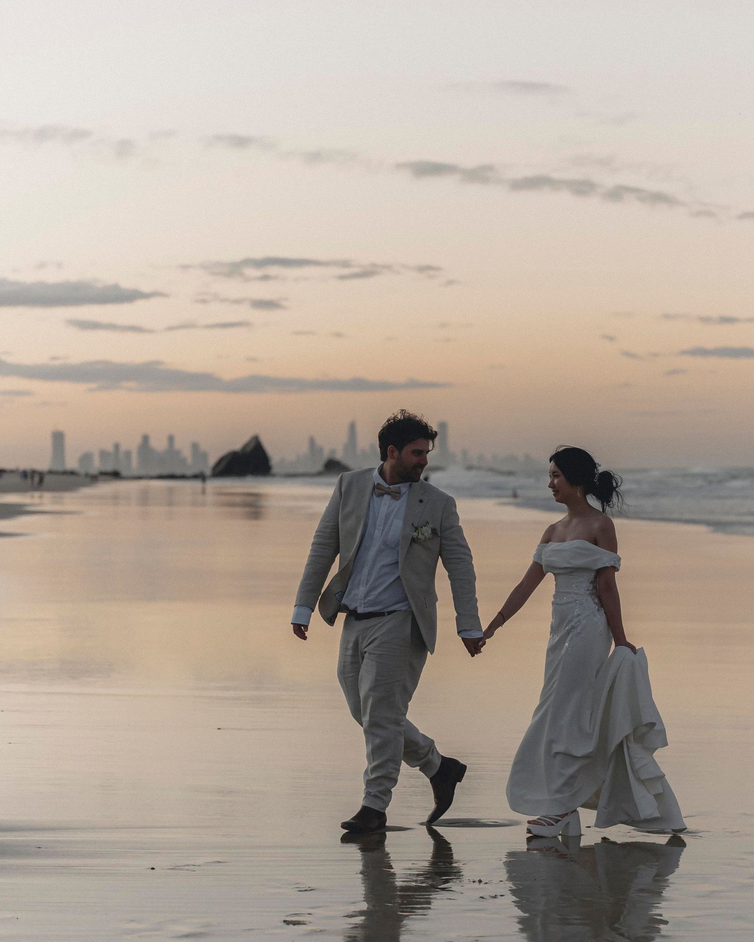 sunset beach couple portrait by Darwin wedding photographer – Weddings by Shiv