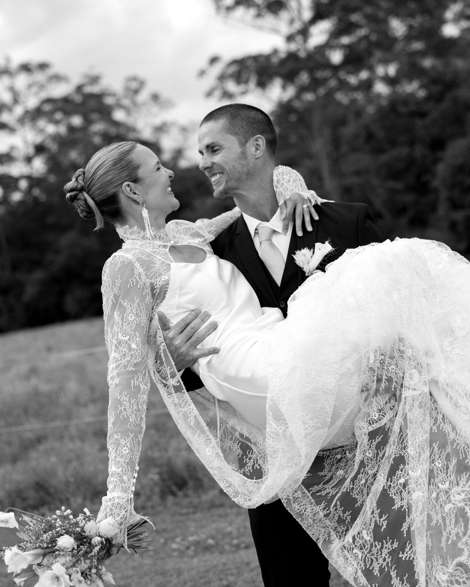 bride and groom portrait by Darwin wedding photographer – Weddings by Shiv