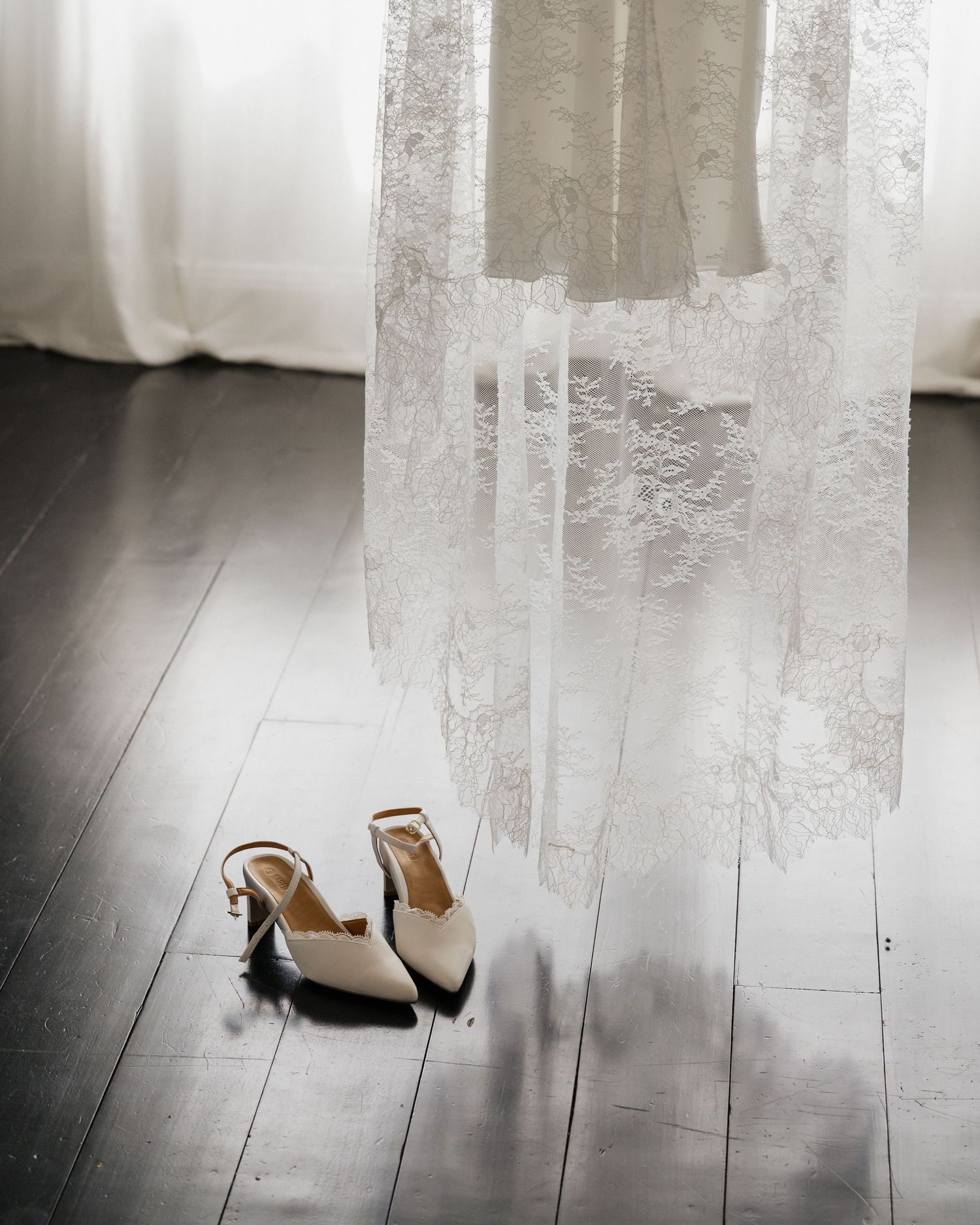 wedding dress photo by Darwin wedding photographer – Weddings by Shiv