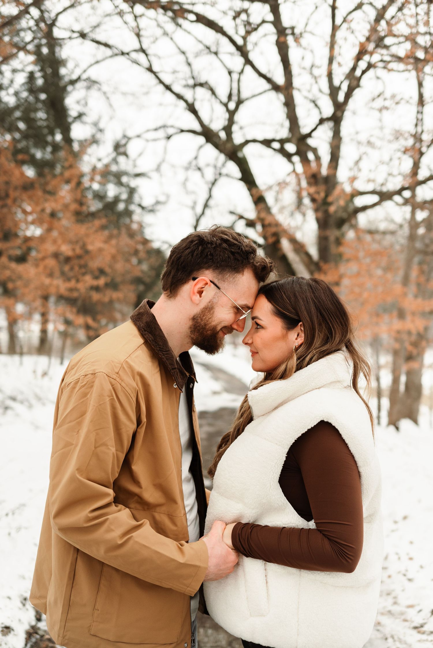 couples outdoor photoshoot at big willow park plymouth minnesota