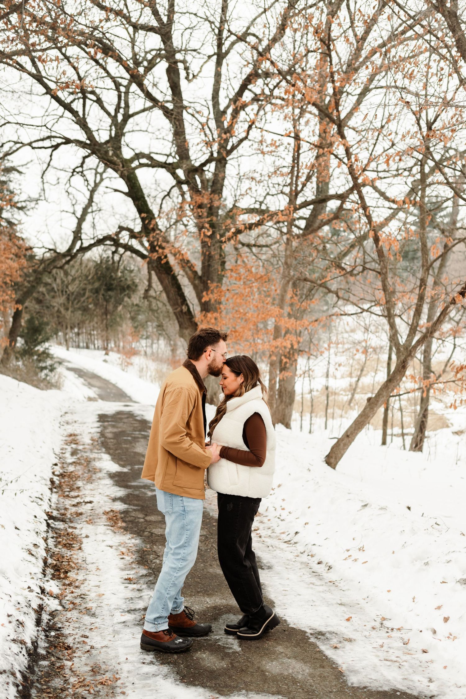 couples outdoor photoshoot at big willow park plymouth minnesota