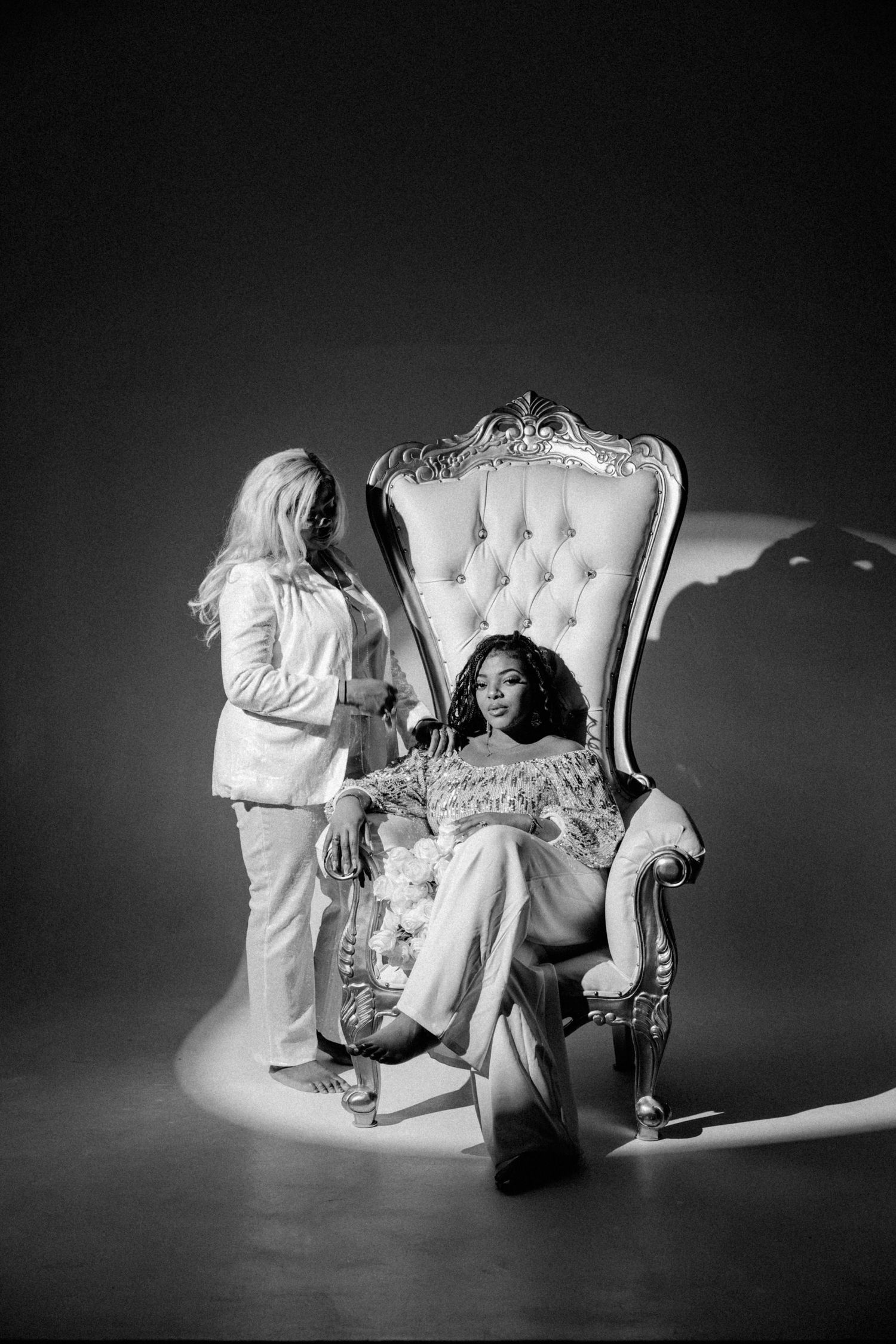 Powerful photo of a mother and daughter