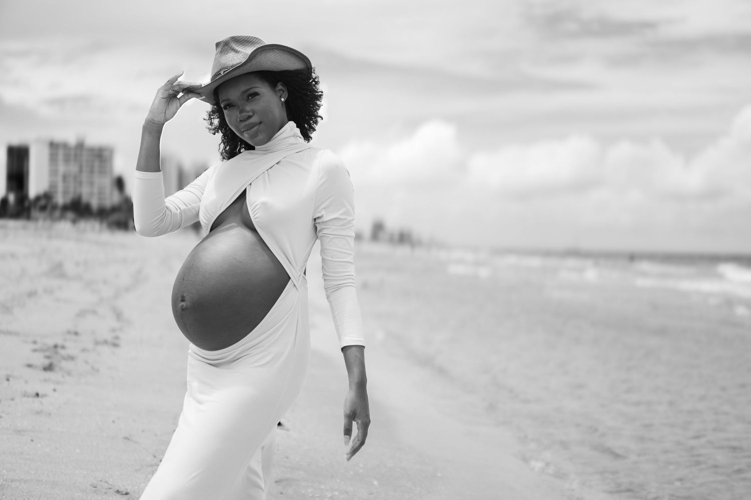 3rd trimester beach shoots