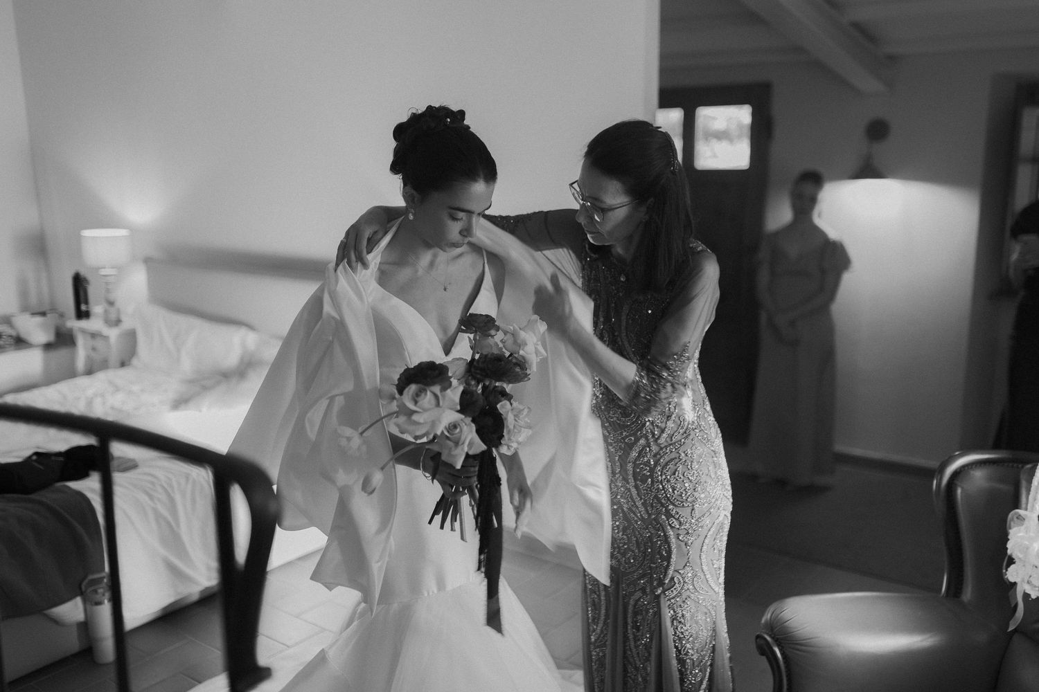 wedding luxury Tuscany wedding Spadaforte venue elopement destination getting ready bride