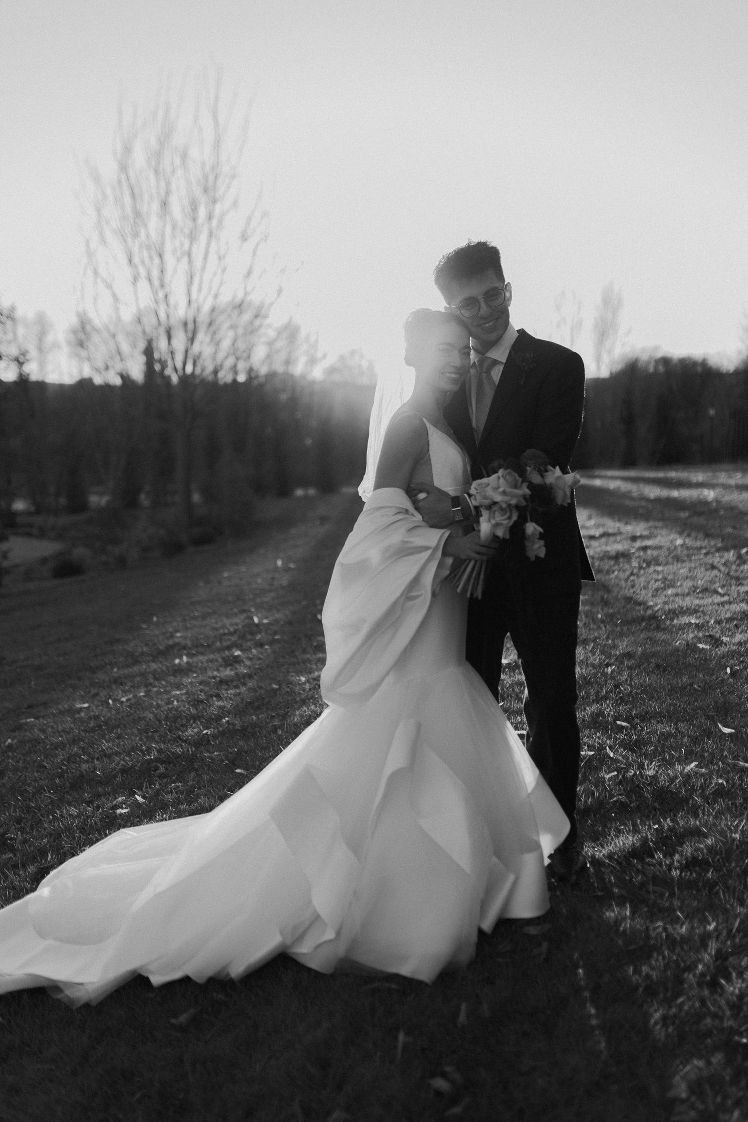 Couple wedding luxury Tuscany wedding Spadaforte venue elopement destination sunset light golden hour